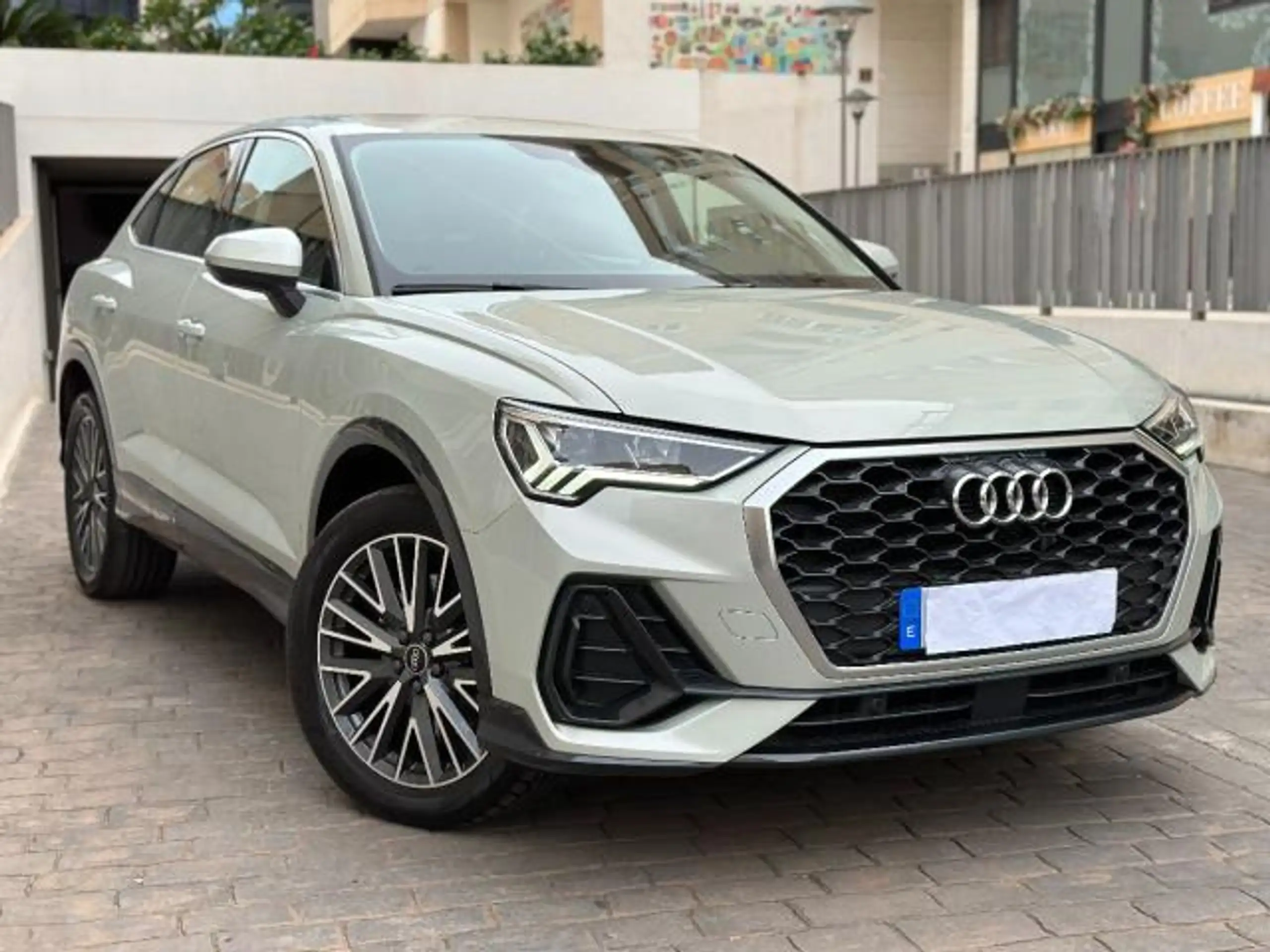 Audi - Q3