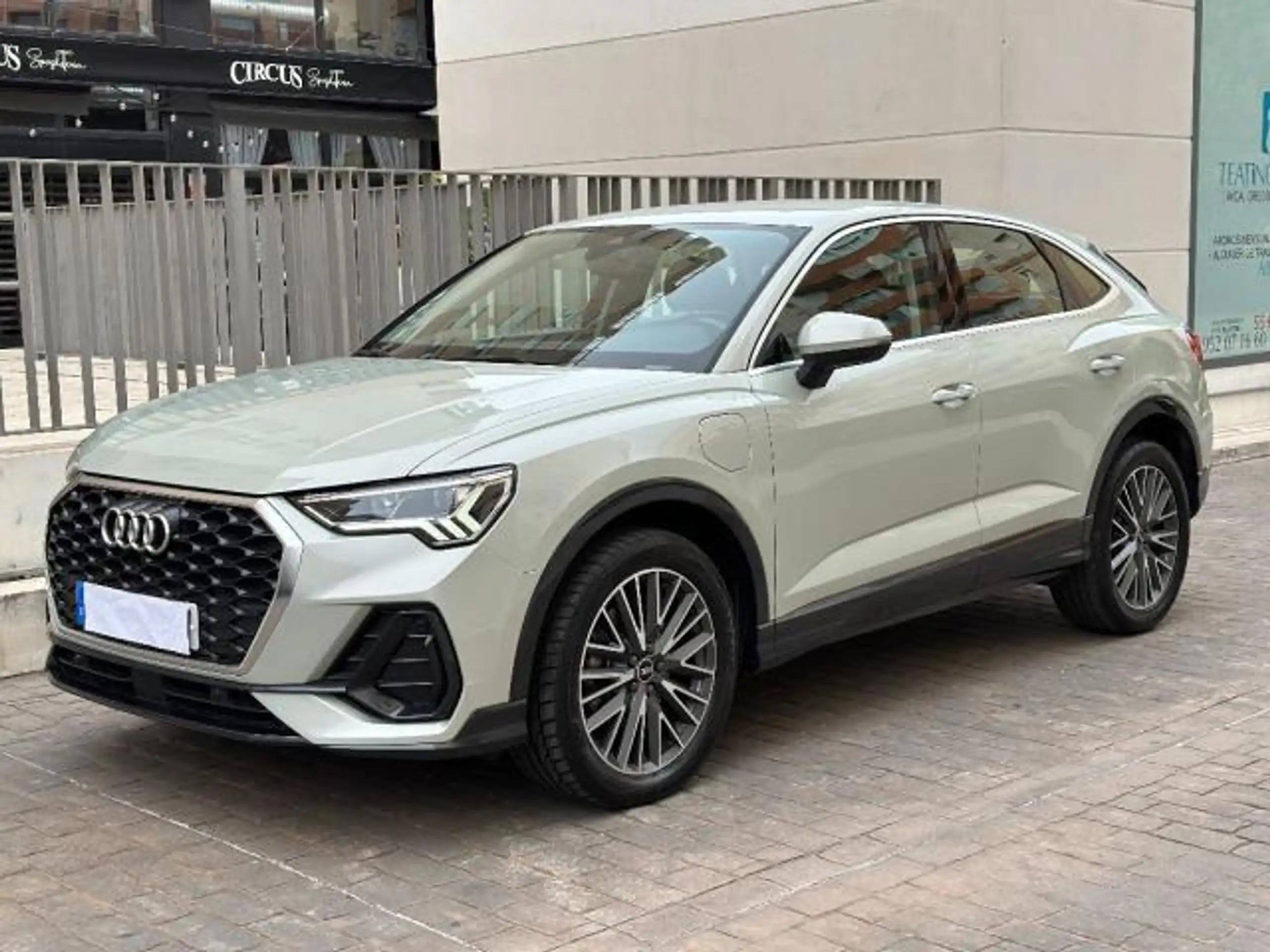 Audi - Q3