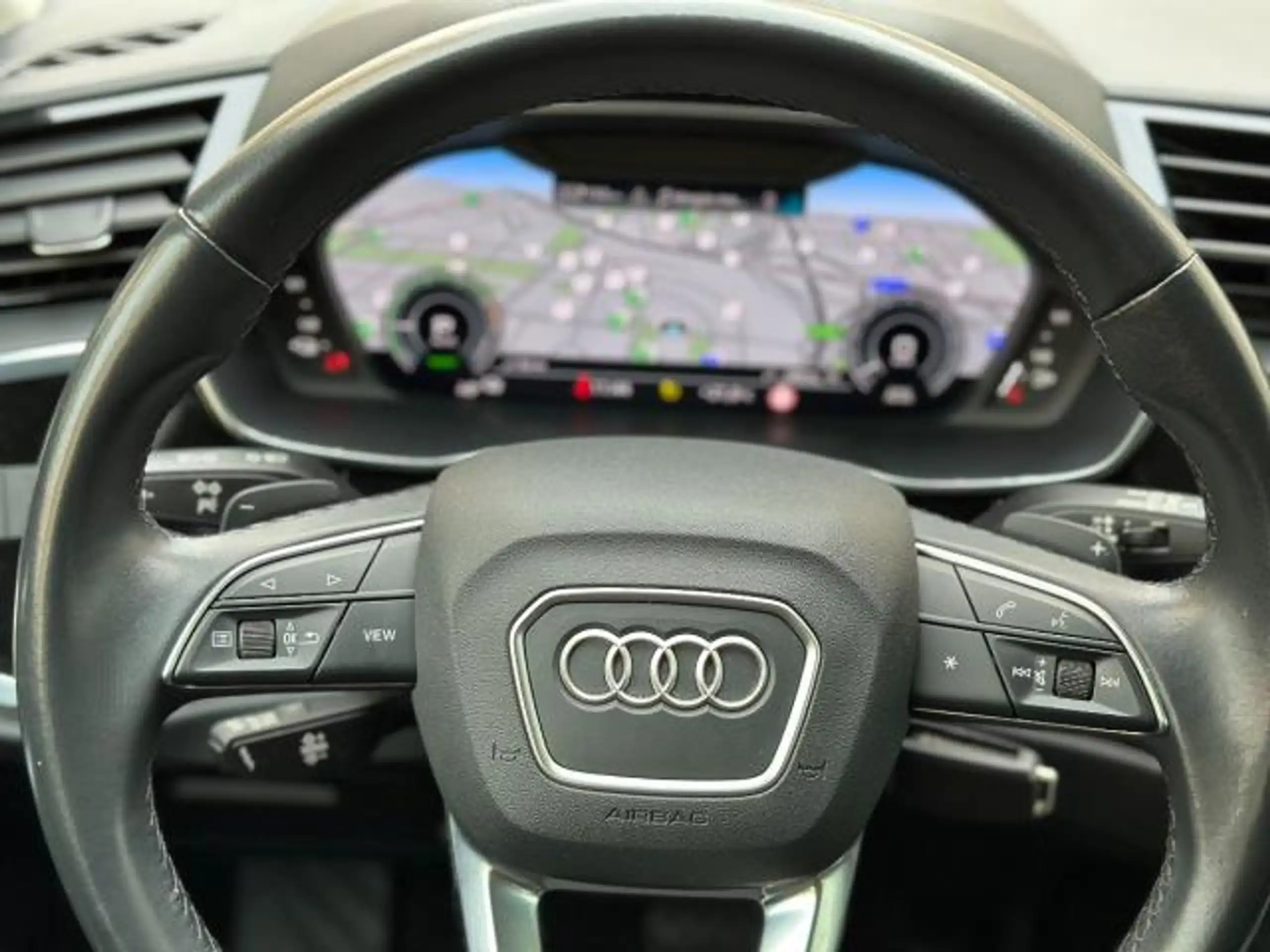 Audi - Q3