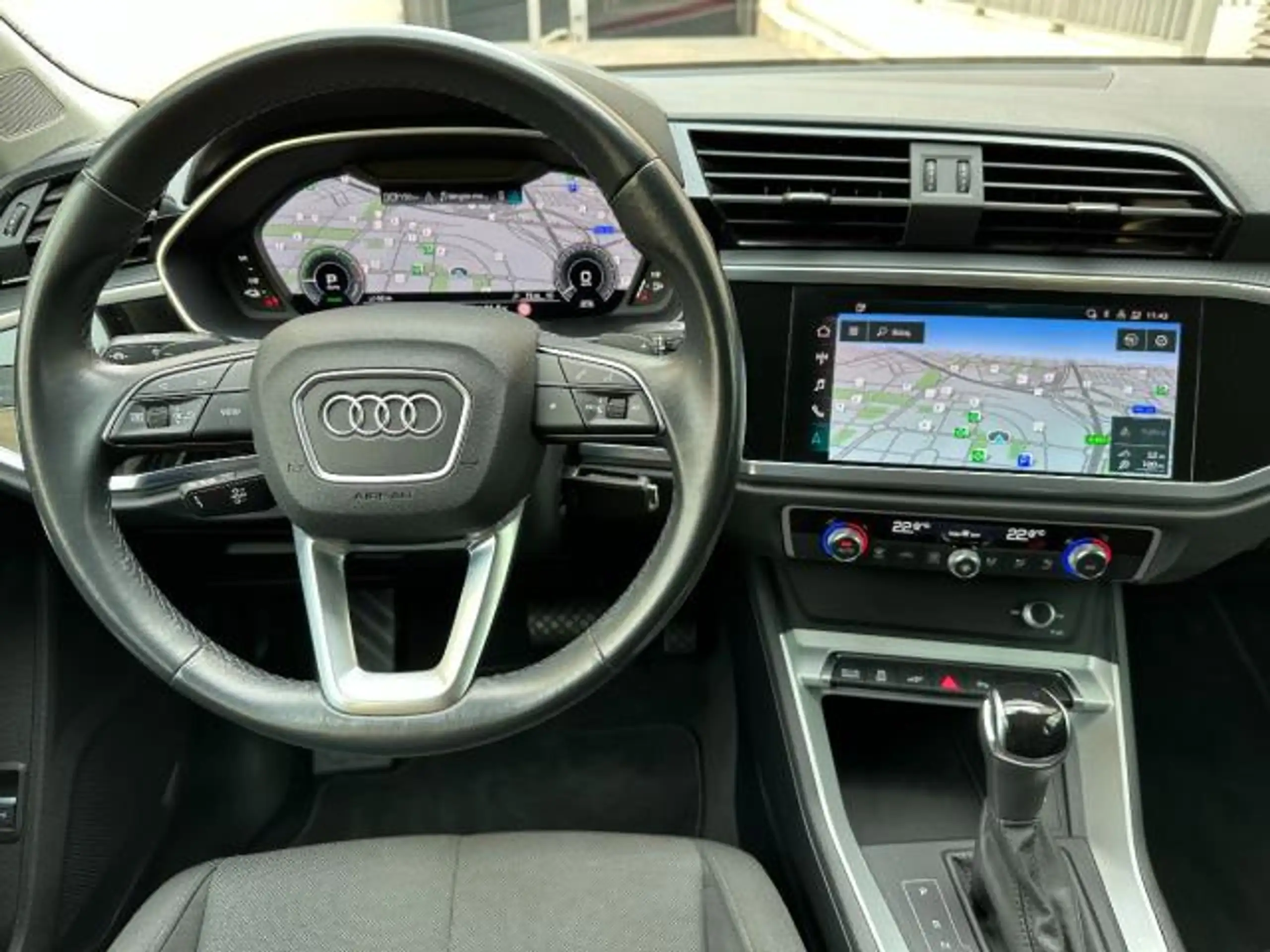 Audi - Q3