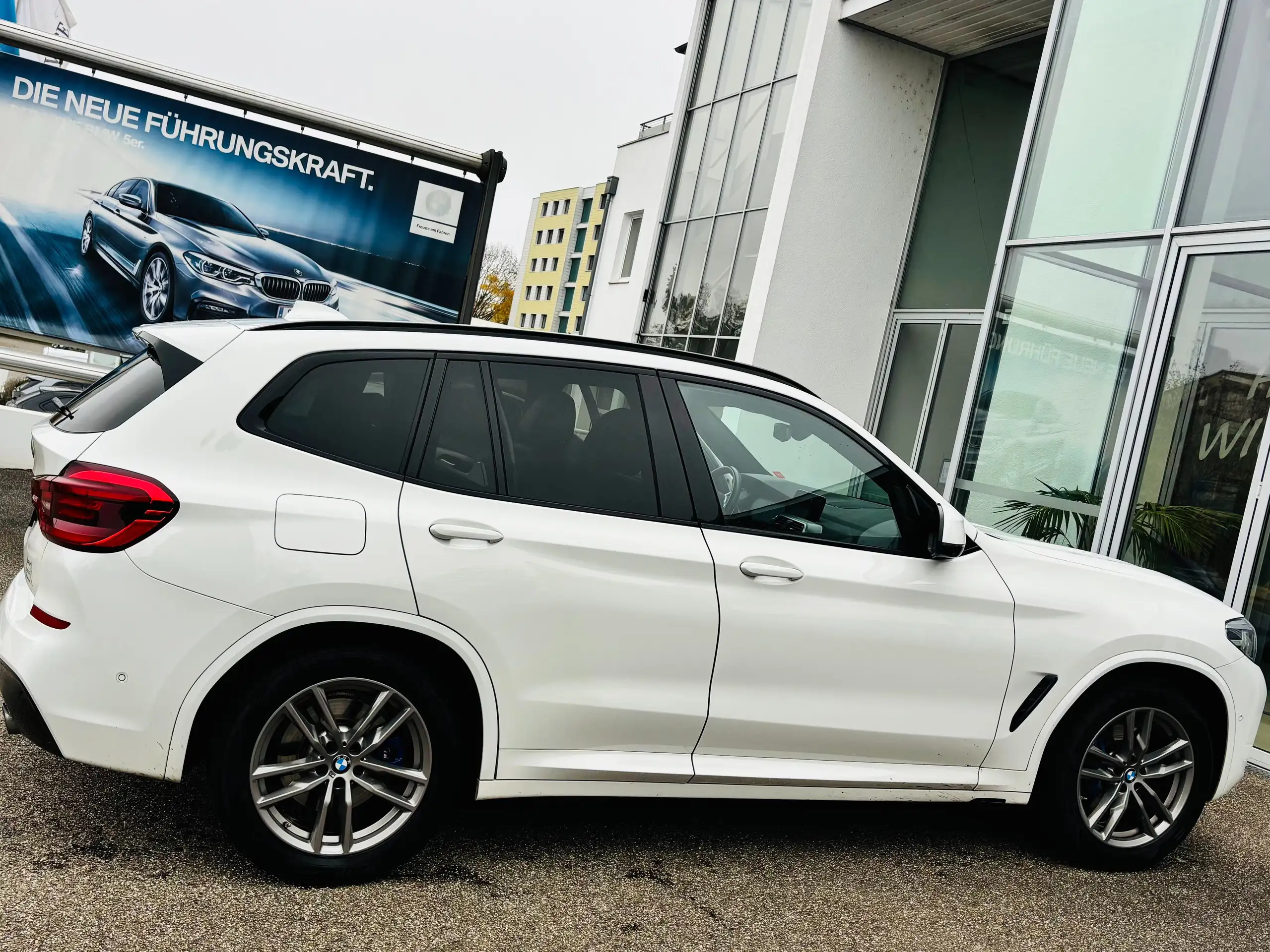 BMW - X3