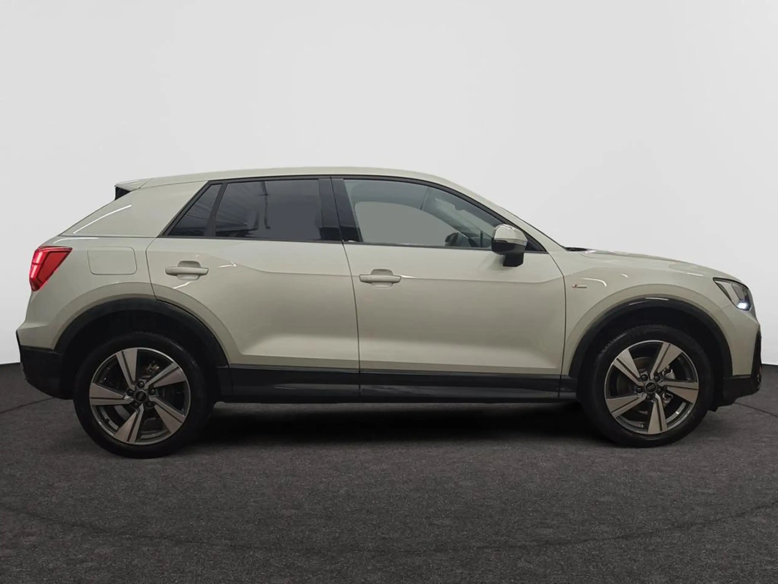 Audi - Q2