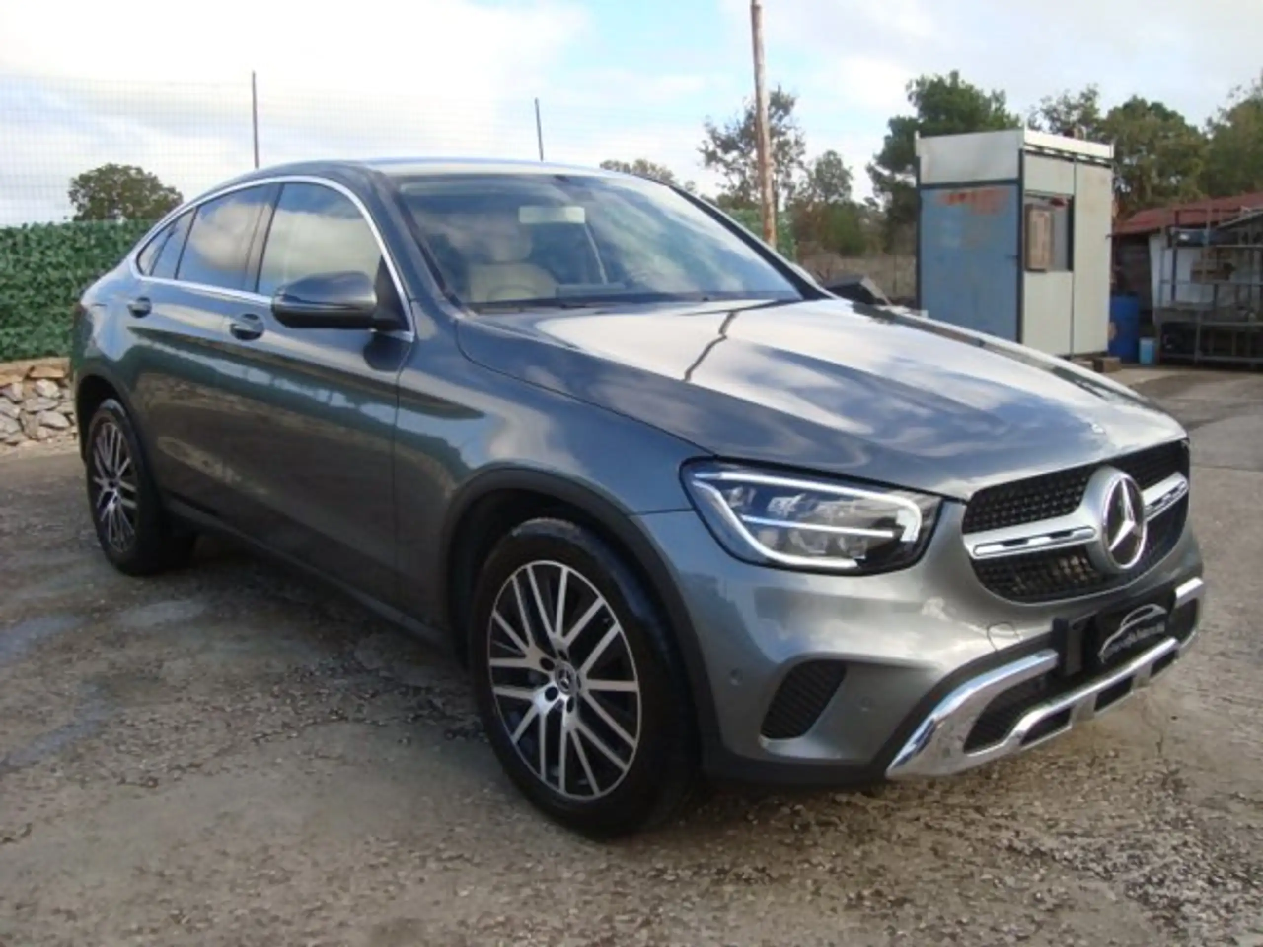 Mercedes-Benz - GLC 300