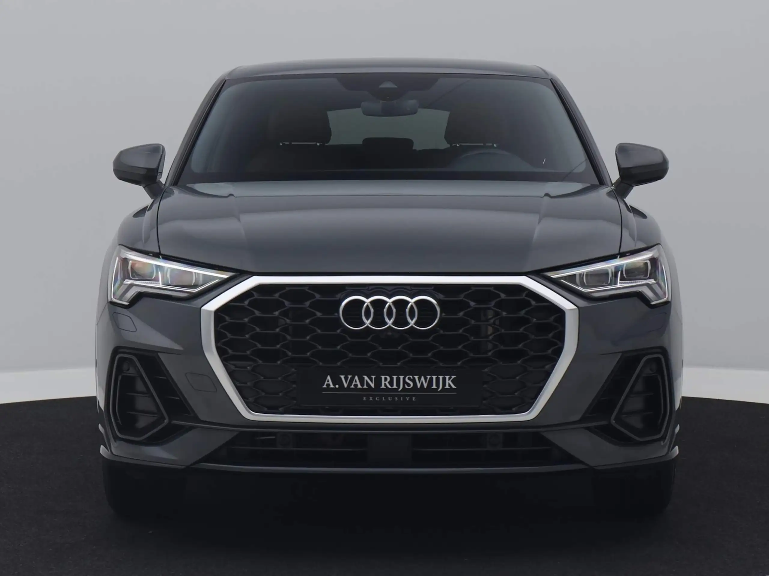 Audi - Q3