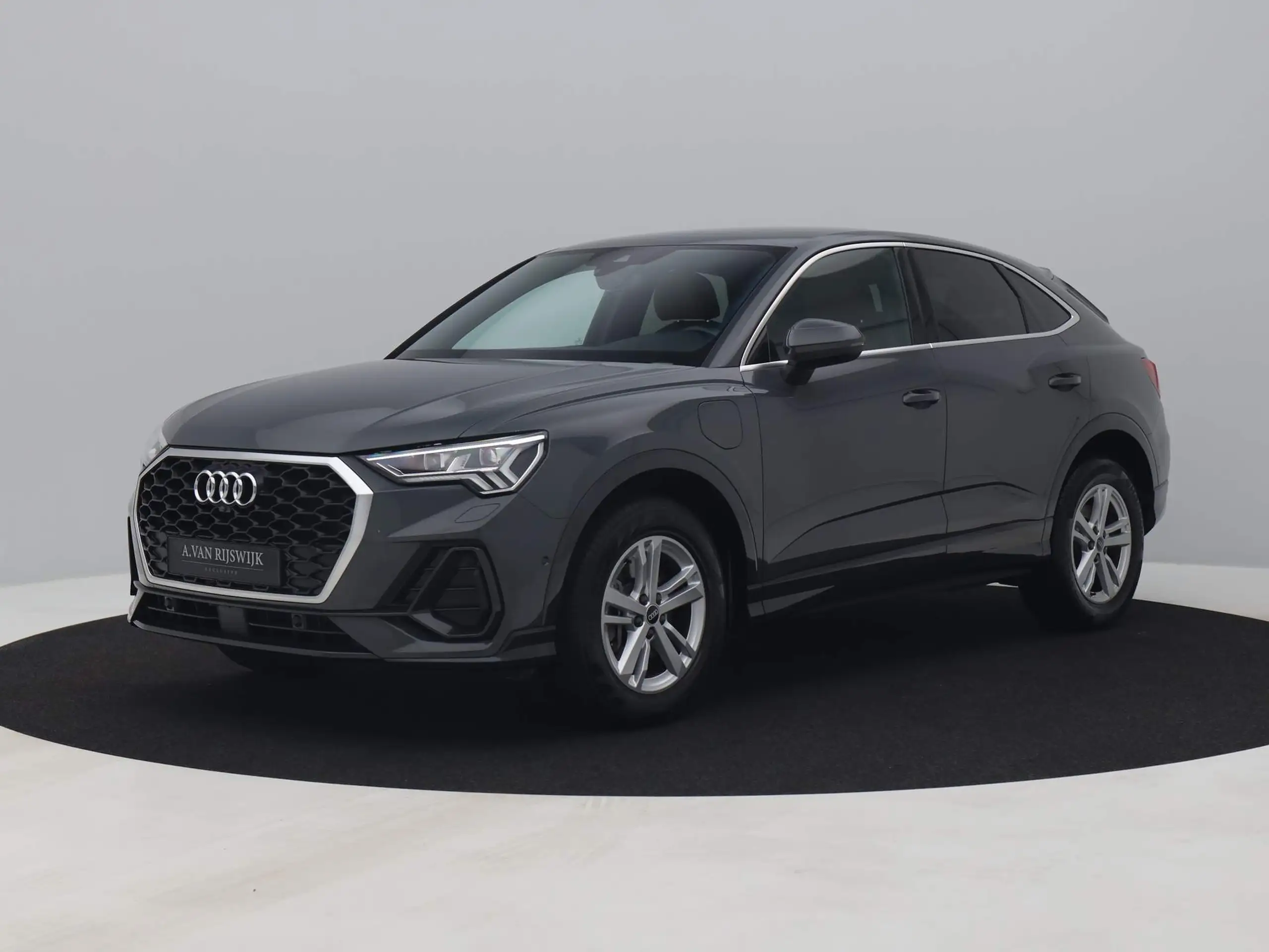 Audi - Q3