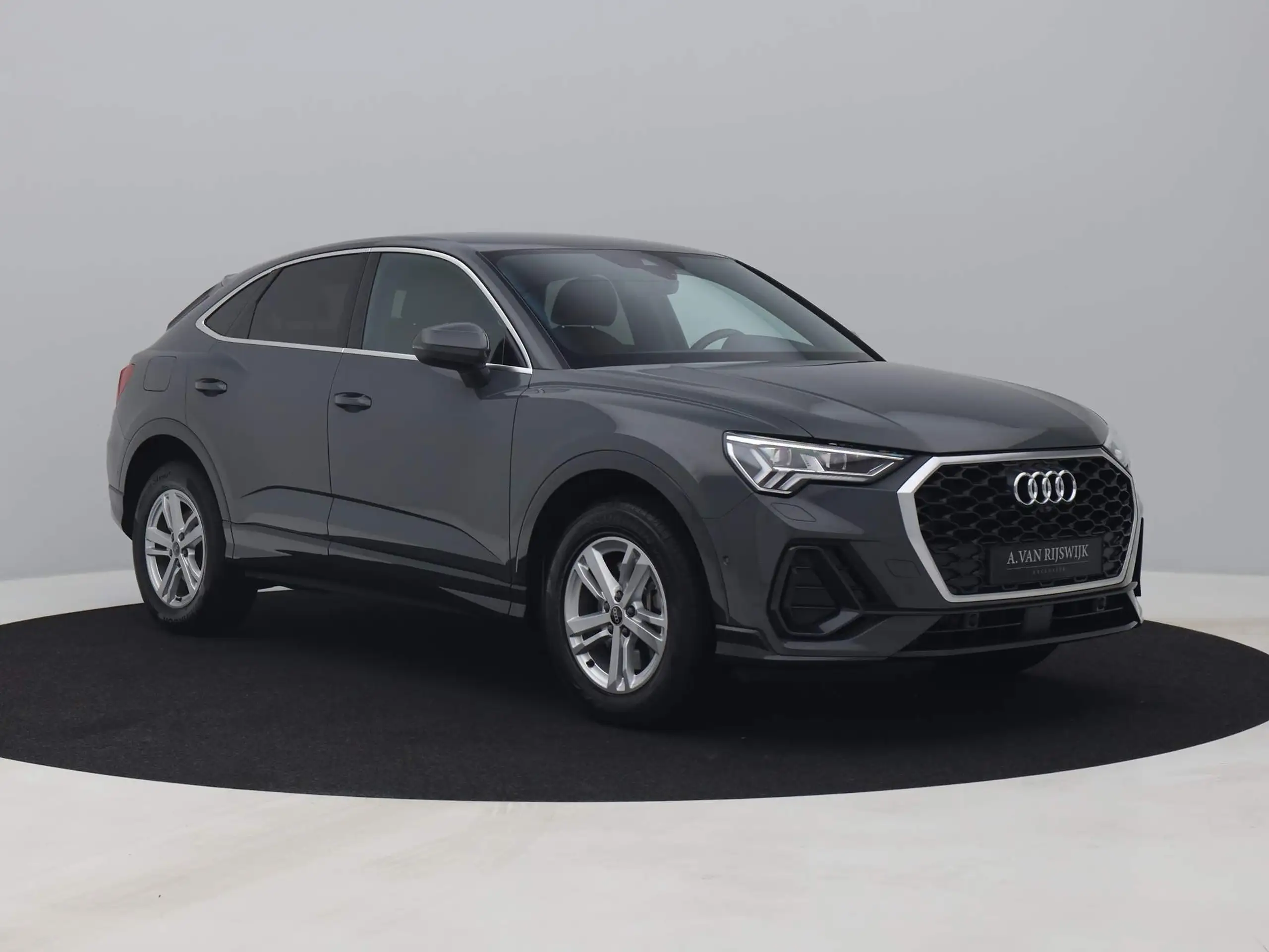 Audi - Q3