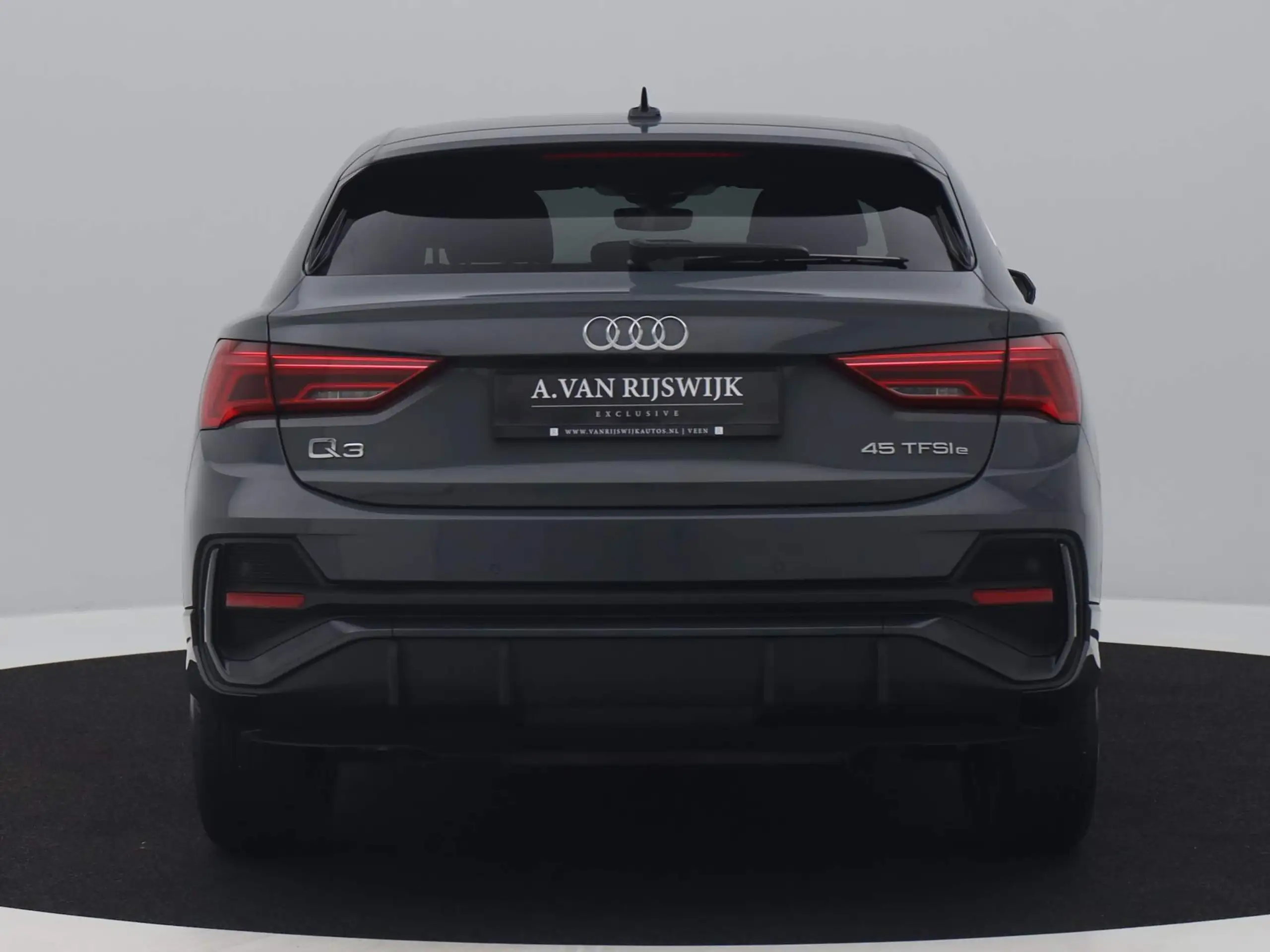 Audi - Q3