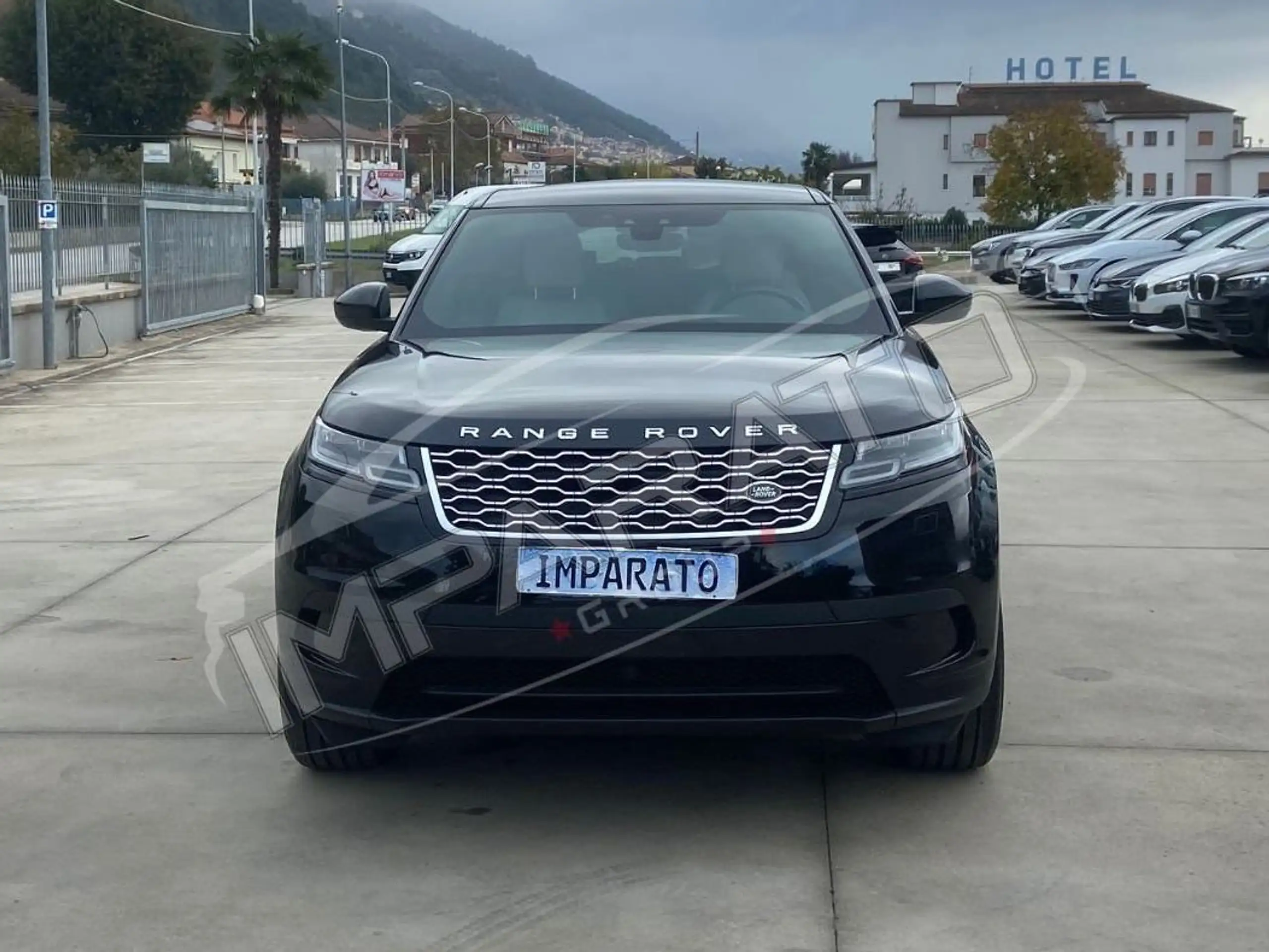 Land Rover - Range Rover Velar