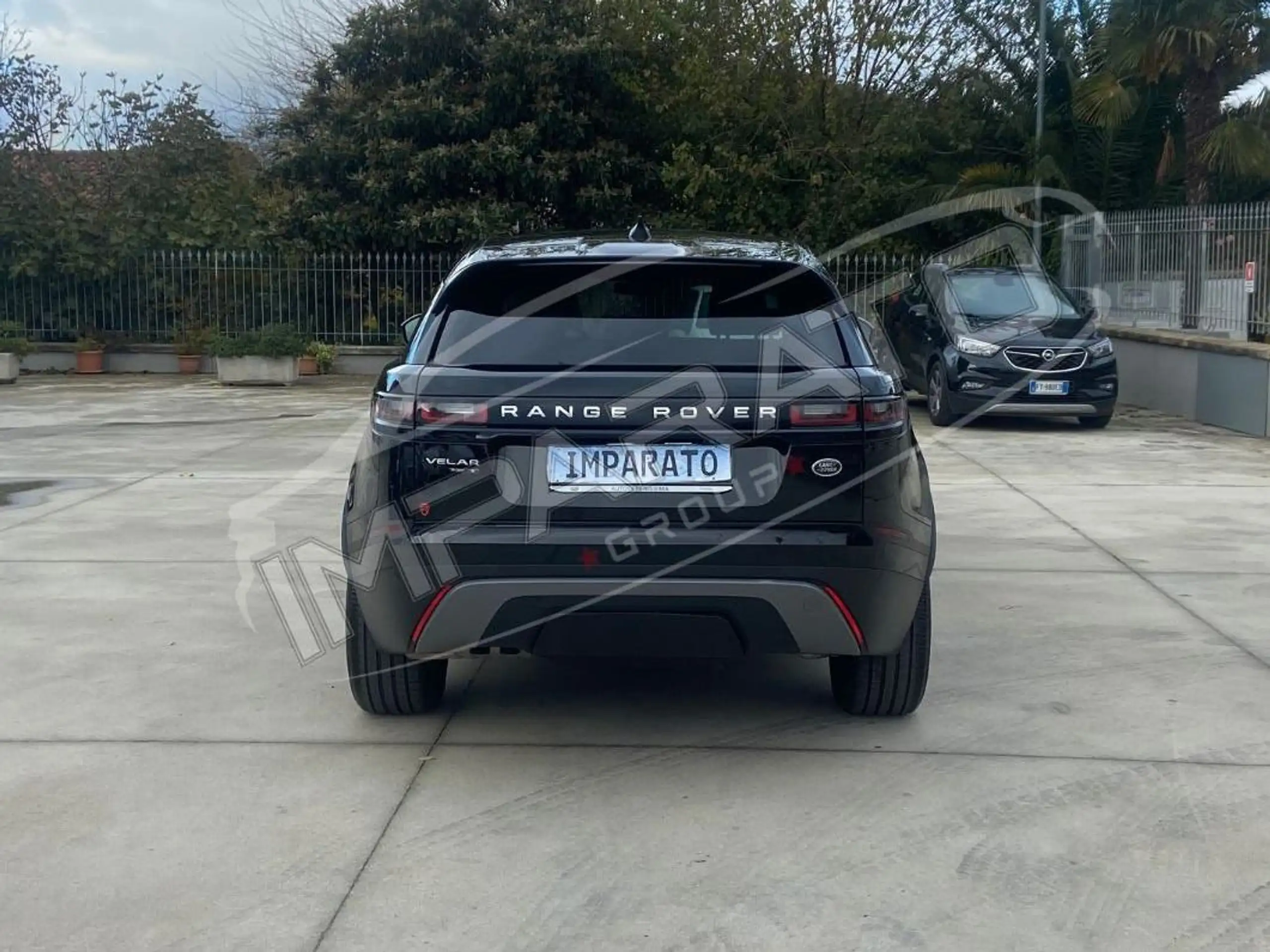 Land Rover - Range Rover Velar