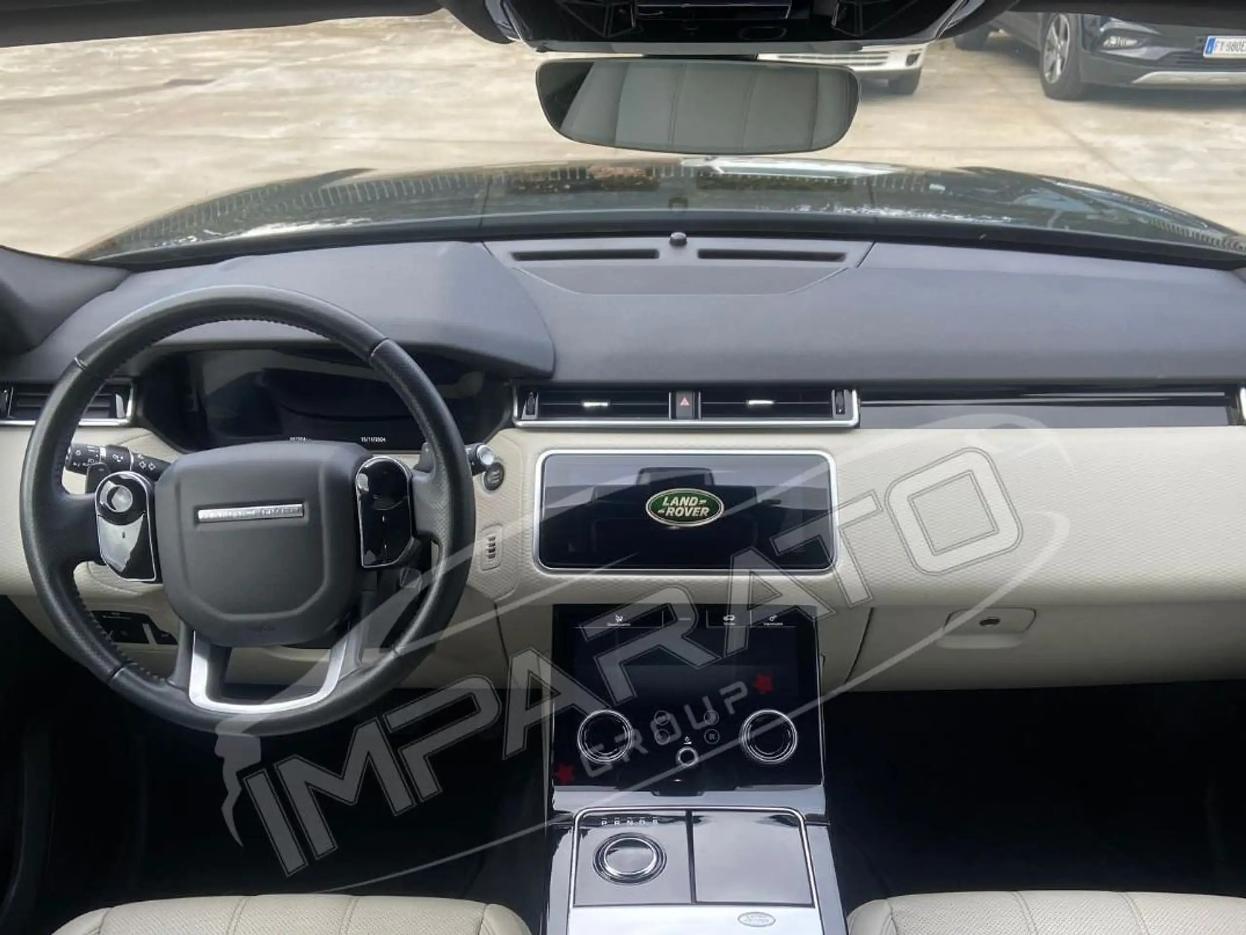 Land Rover - Range Rover Velar