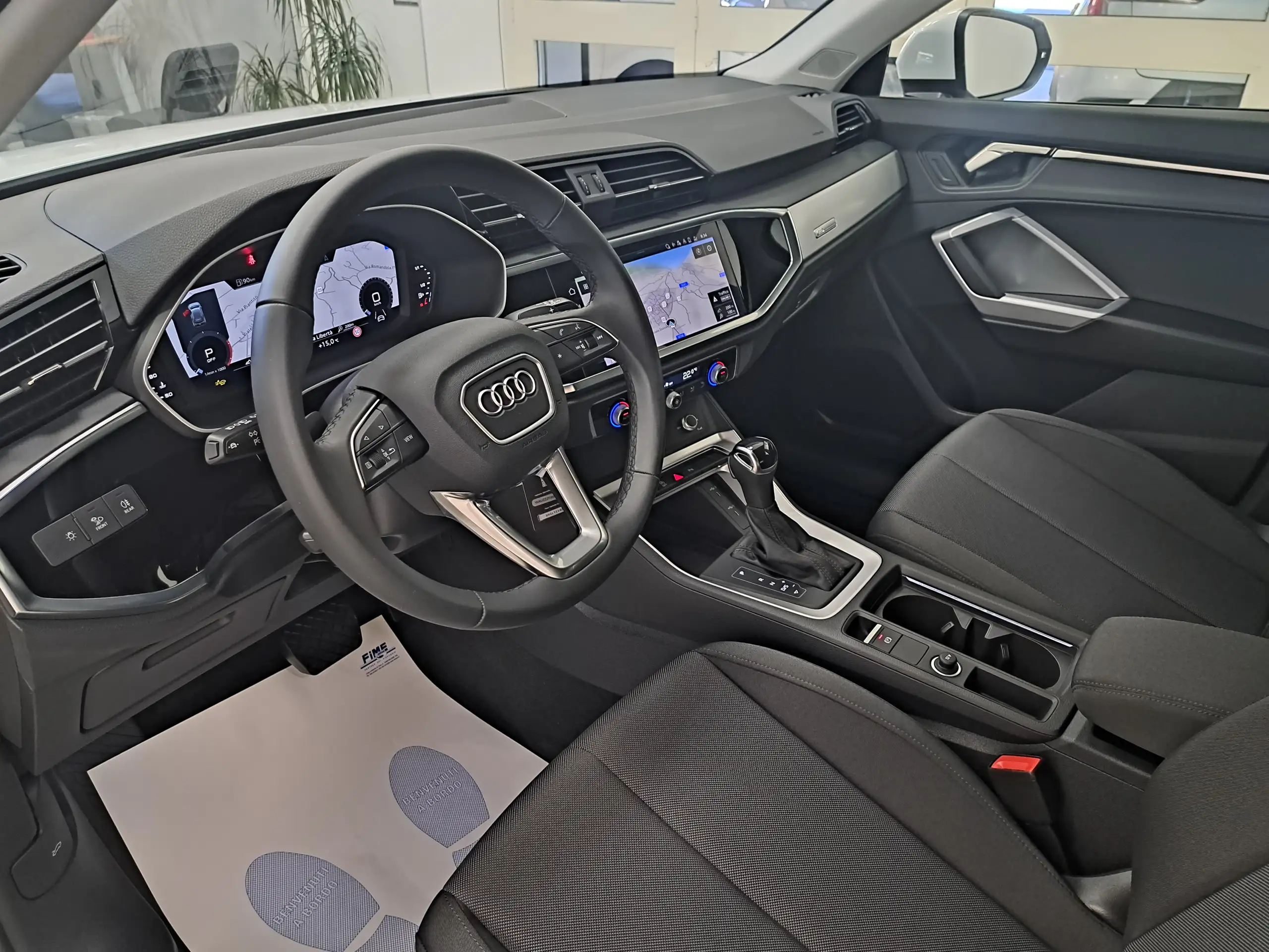 Audi - Q3