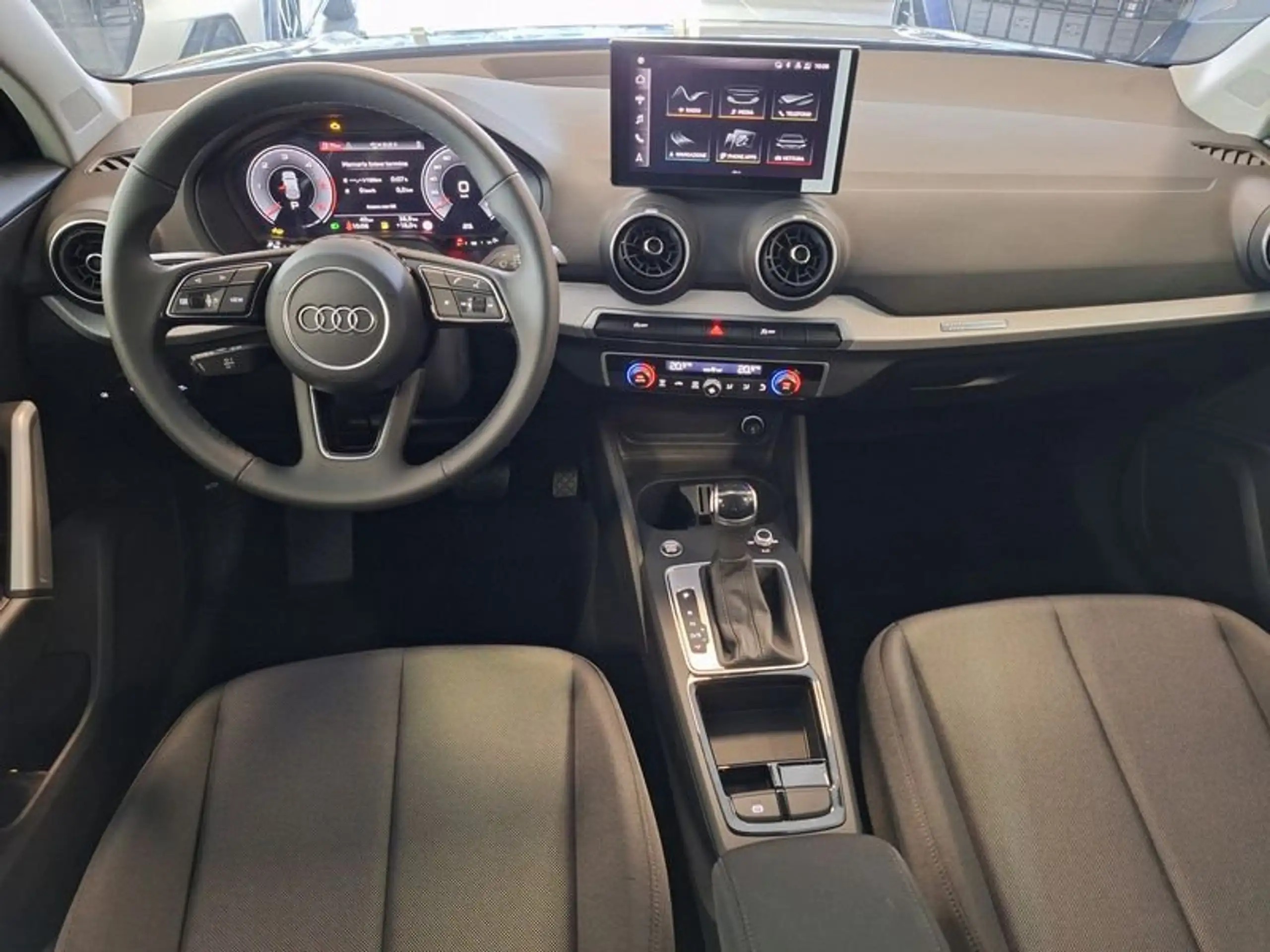 Audi - Q2