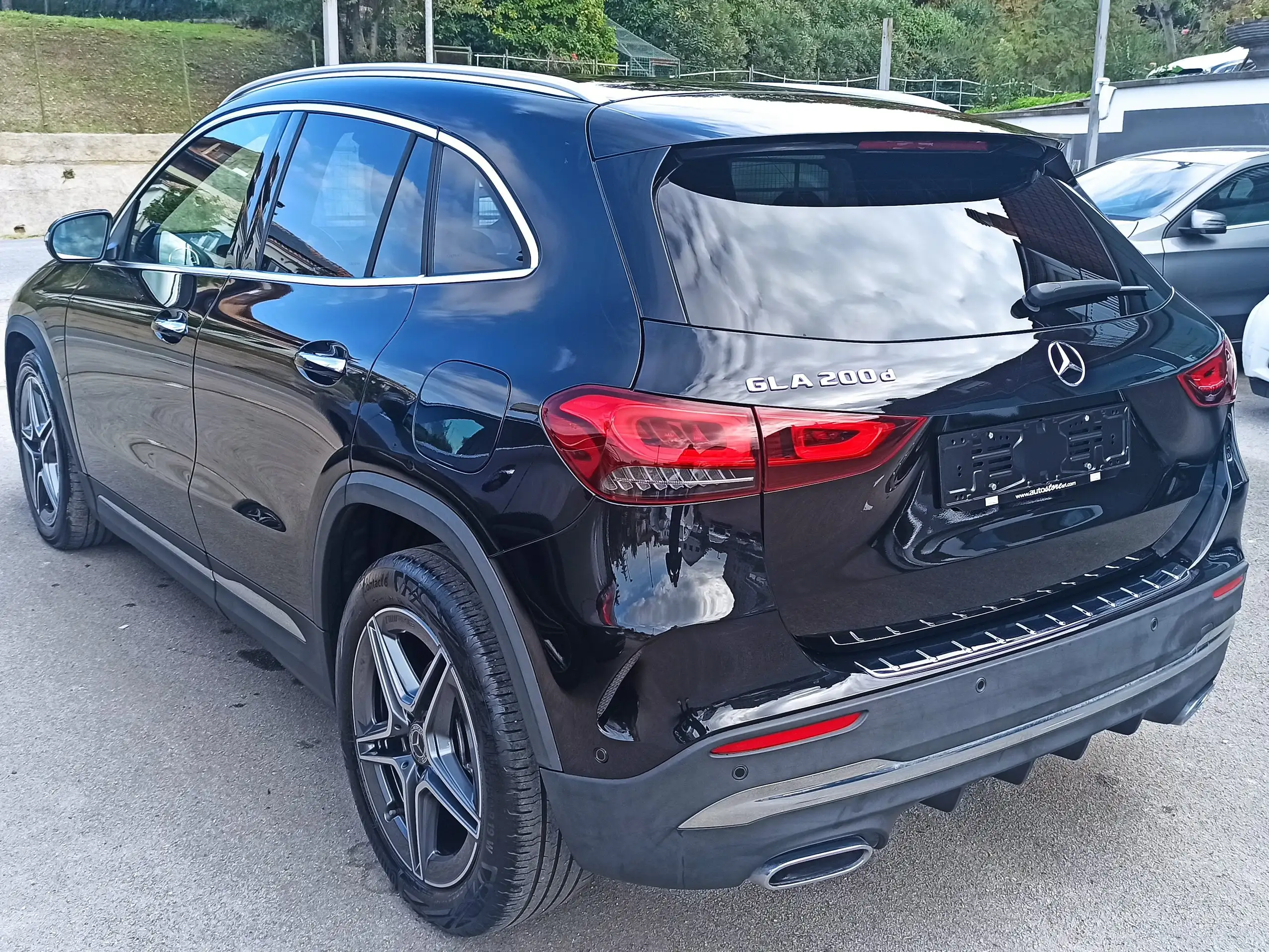 Mercedes-Benz - GLA 200