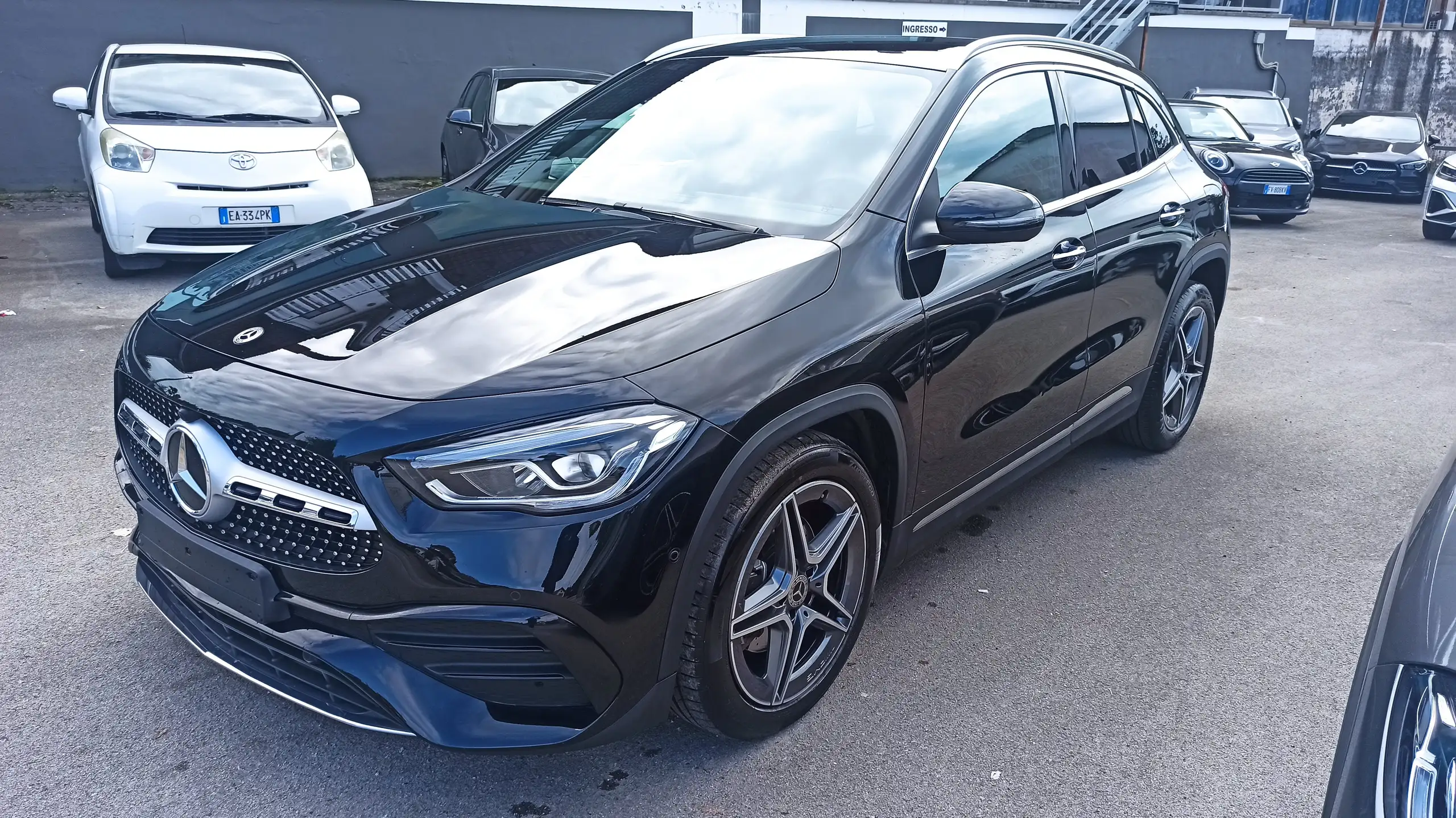 Mercedes-Benz - GLA 200