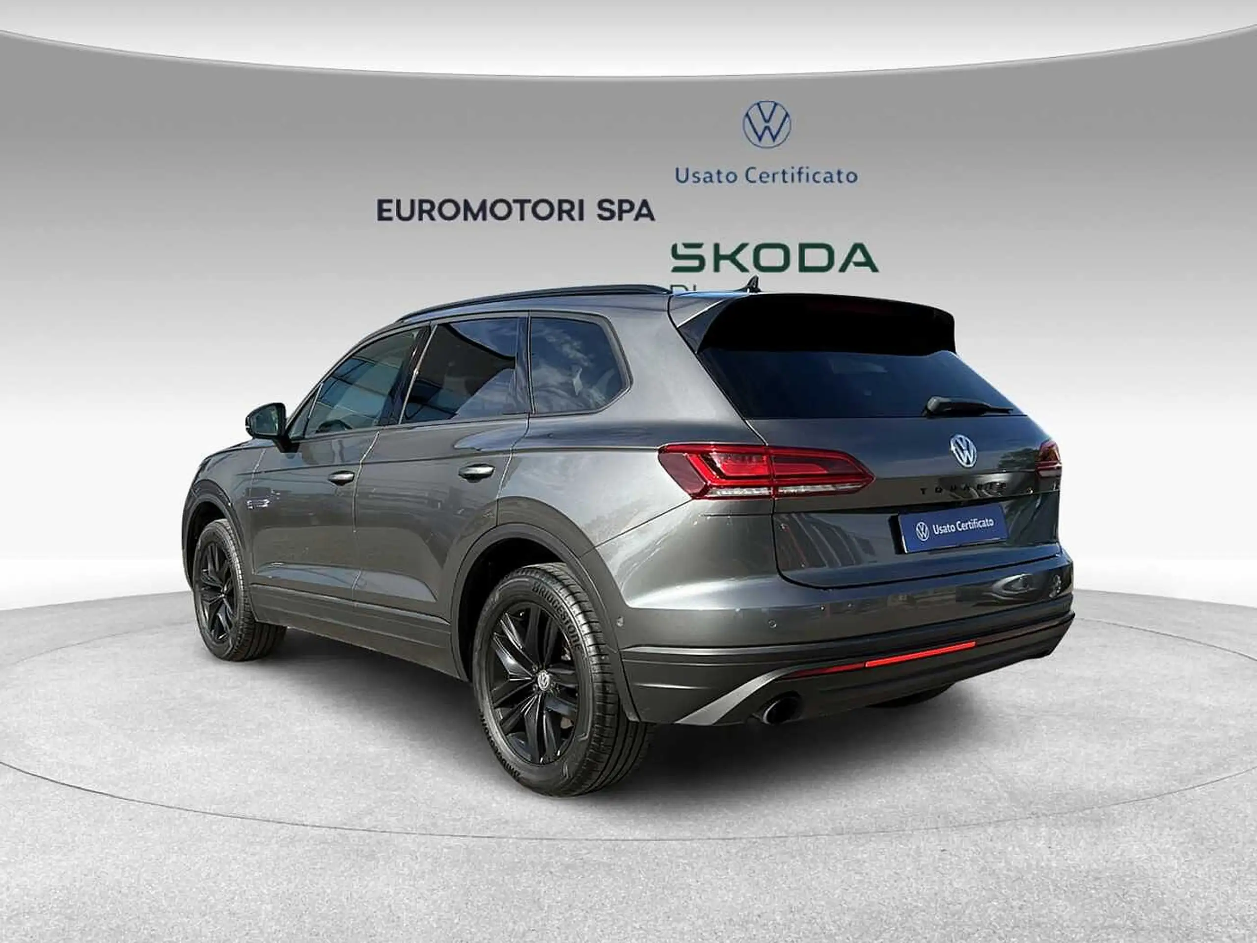 Volkswagen - Touareg