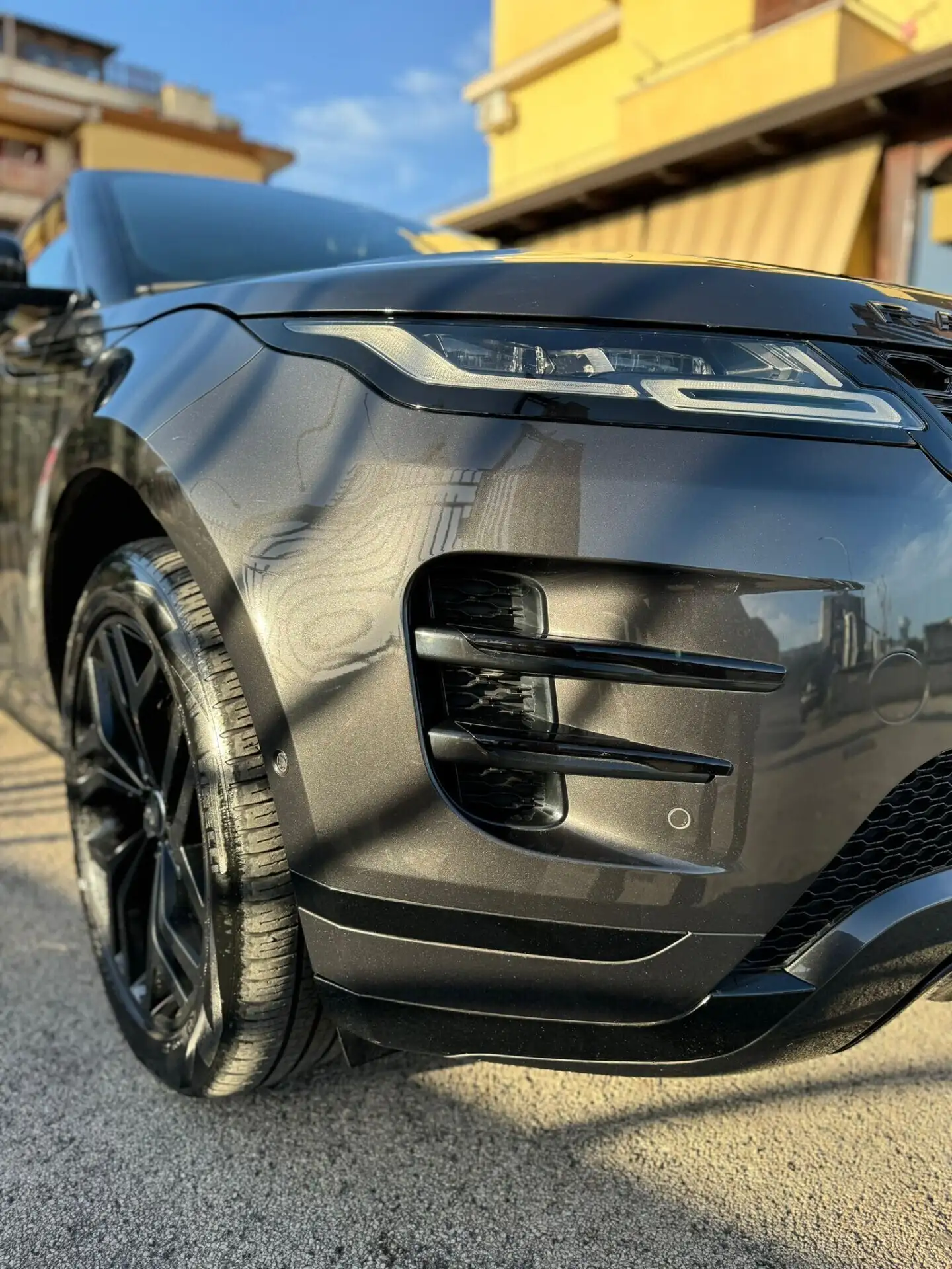 Land Rover - Range Rover Evoque