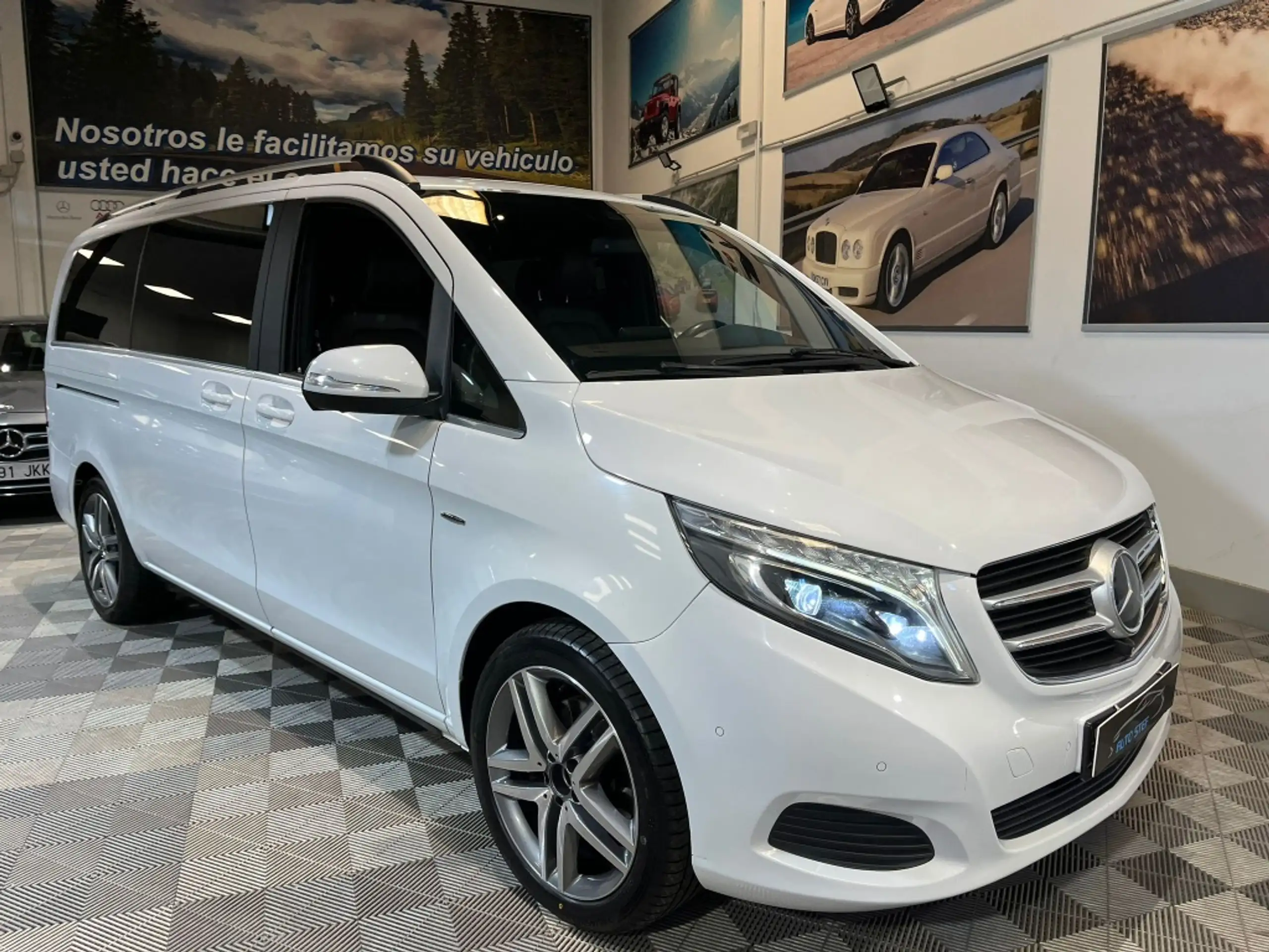 Mercedes-Benz - V 250