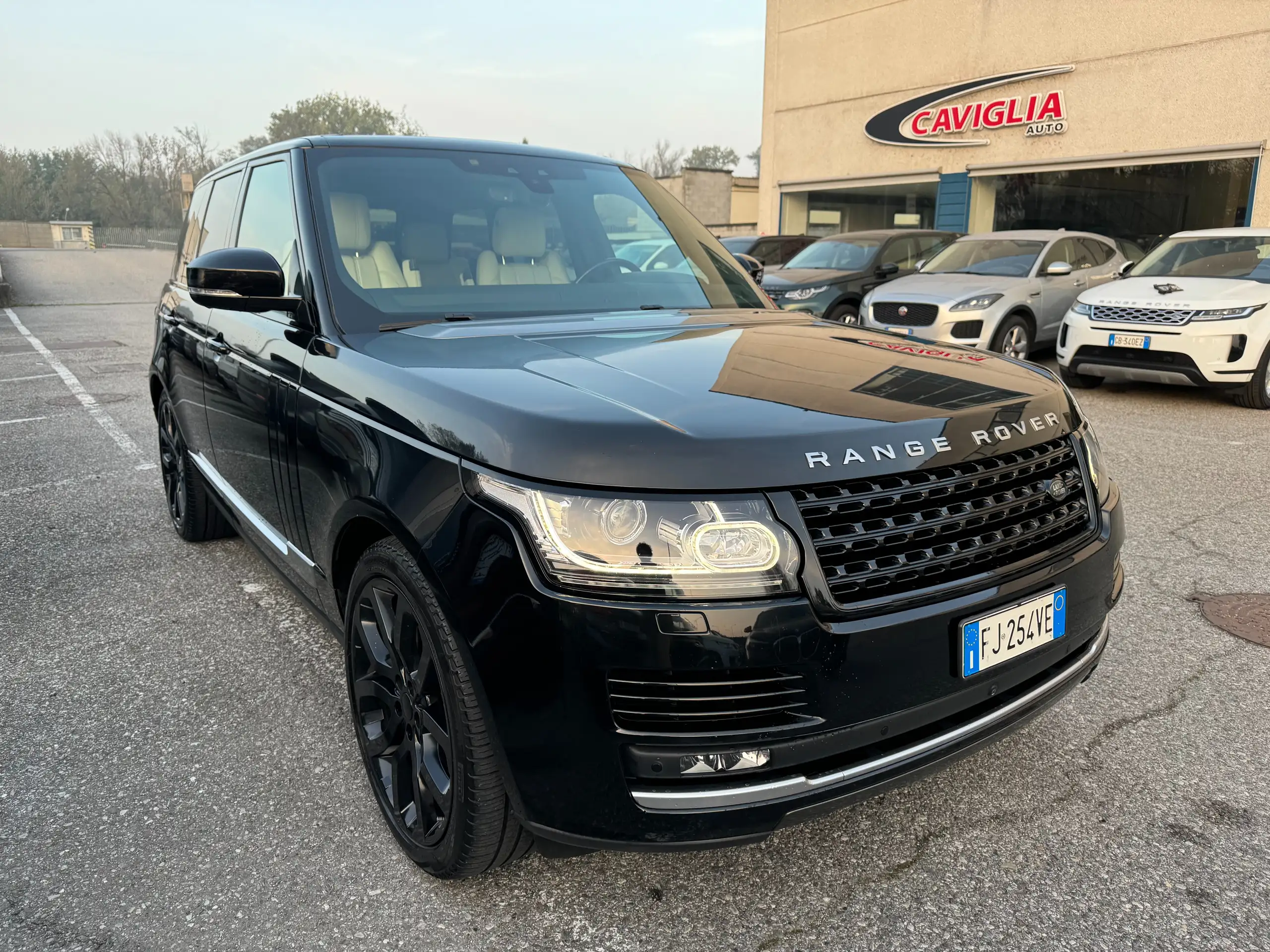 Land Rover - Range Rover