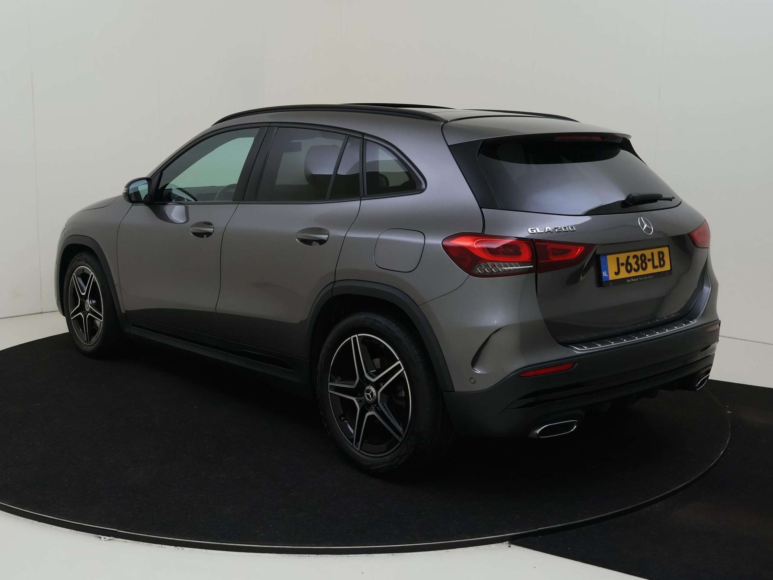 Mercedes-Benz - GLA 200