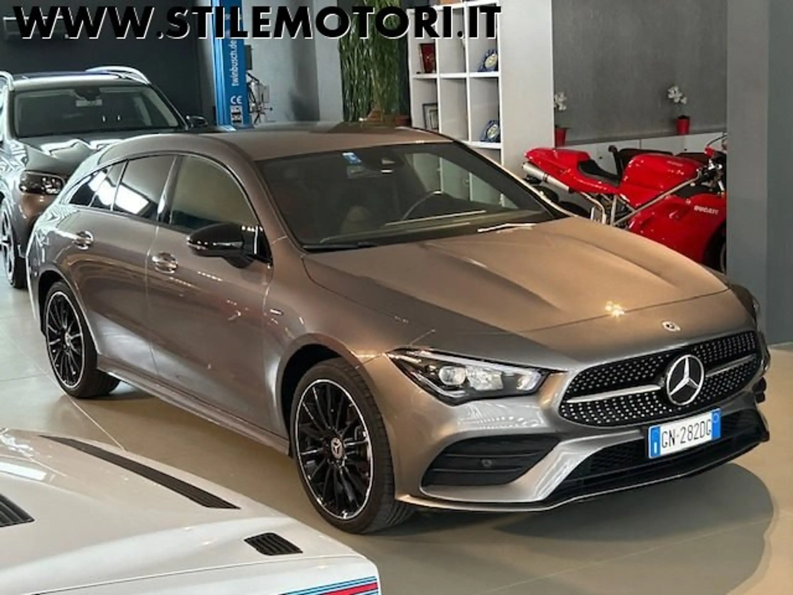 Mercedes-Benz - CLA 250