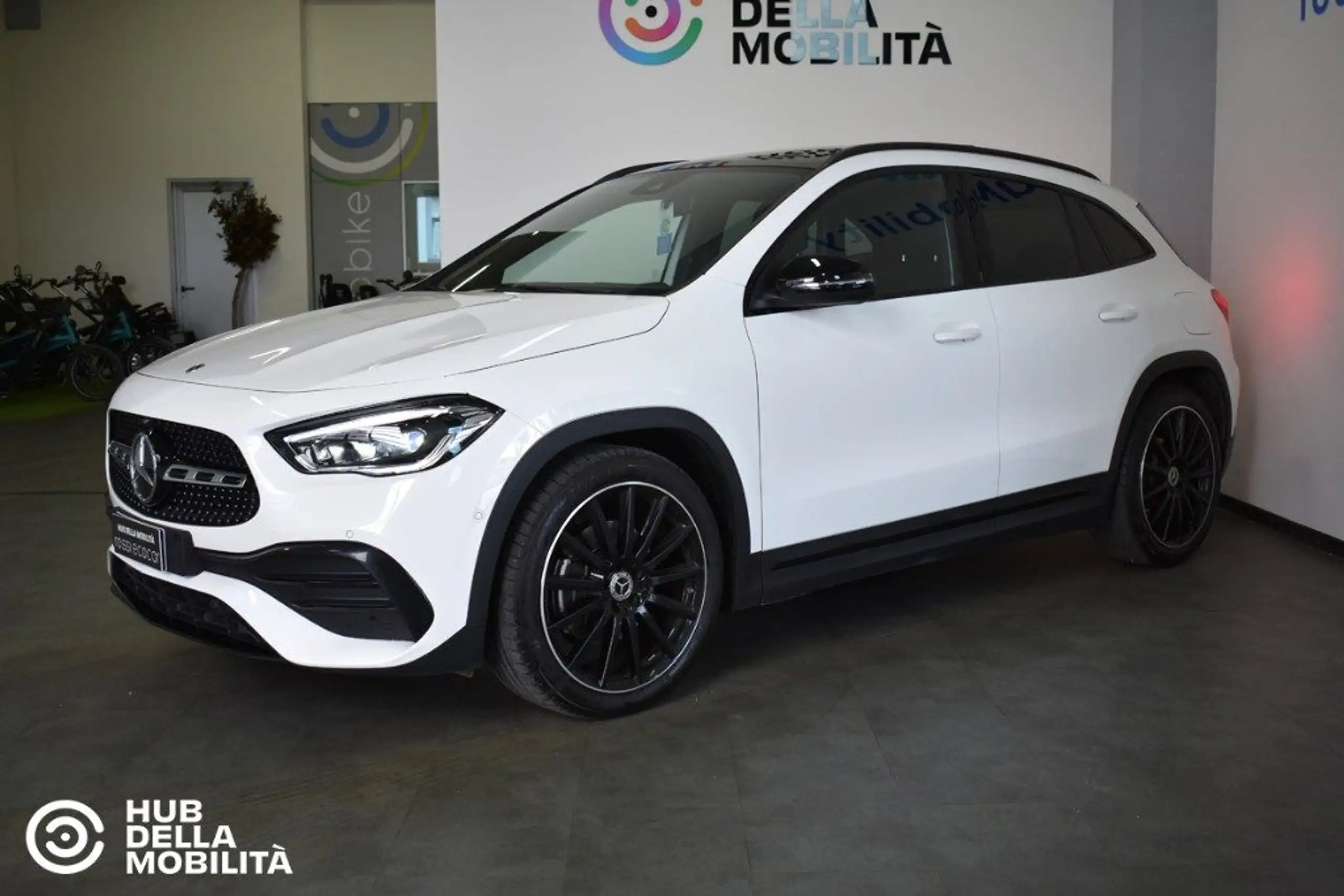 Mercedes-Benz - GLA 200