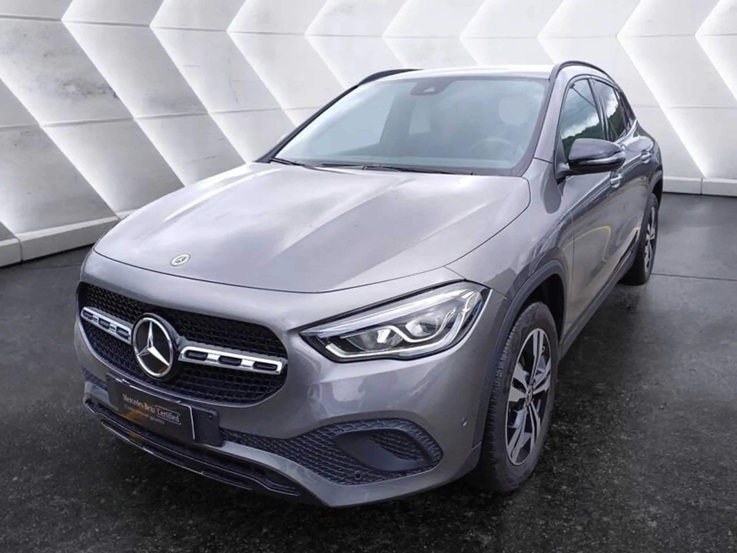 Mercedes-Benz - GLA 200