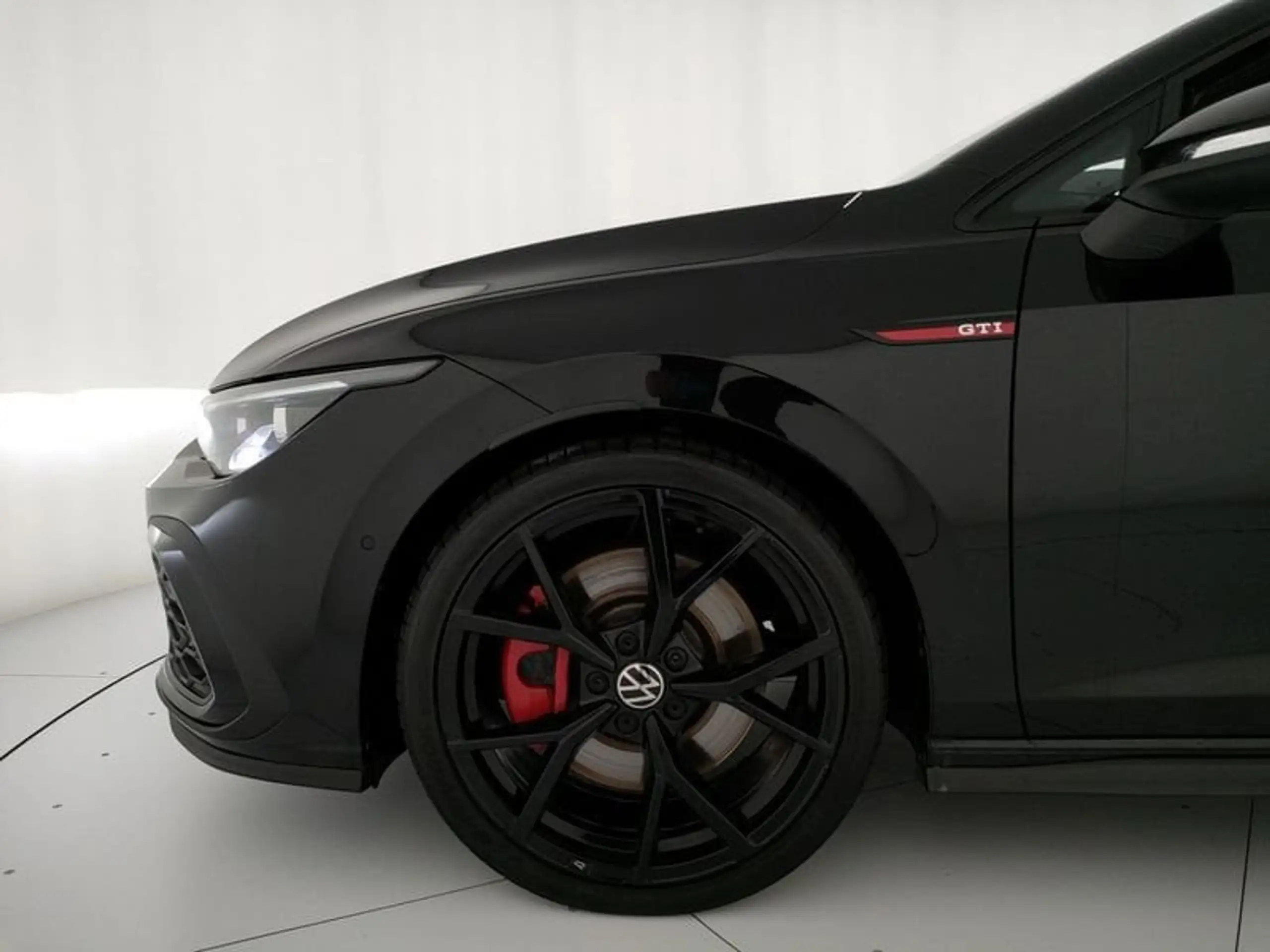 Volkswagen - Golf GTI