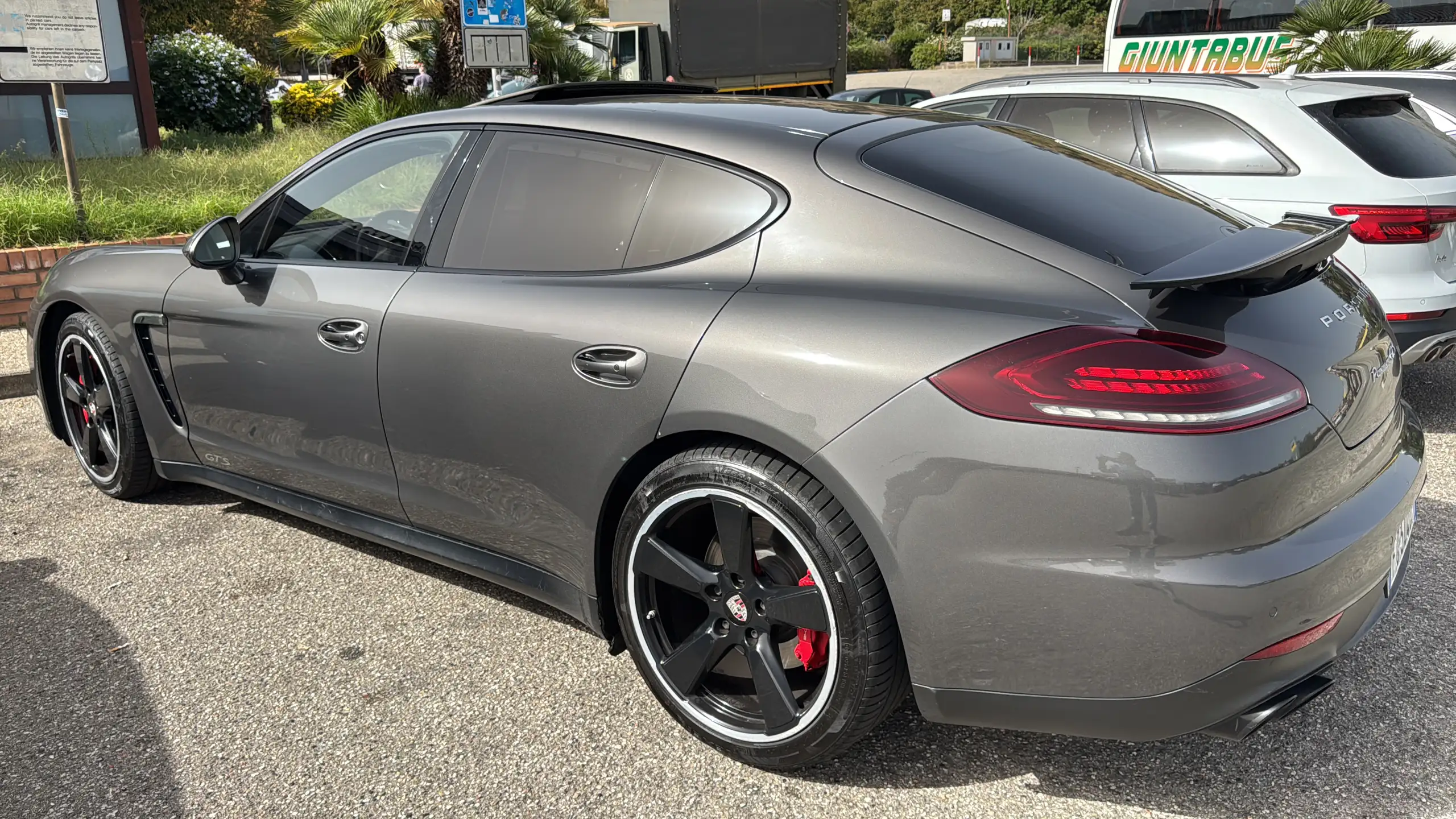 Porsche - Panamera