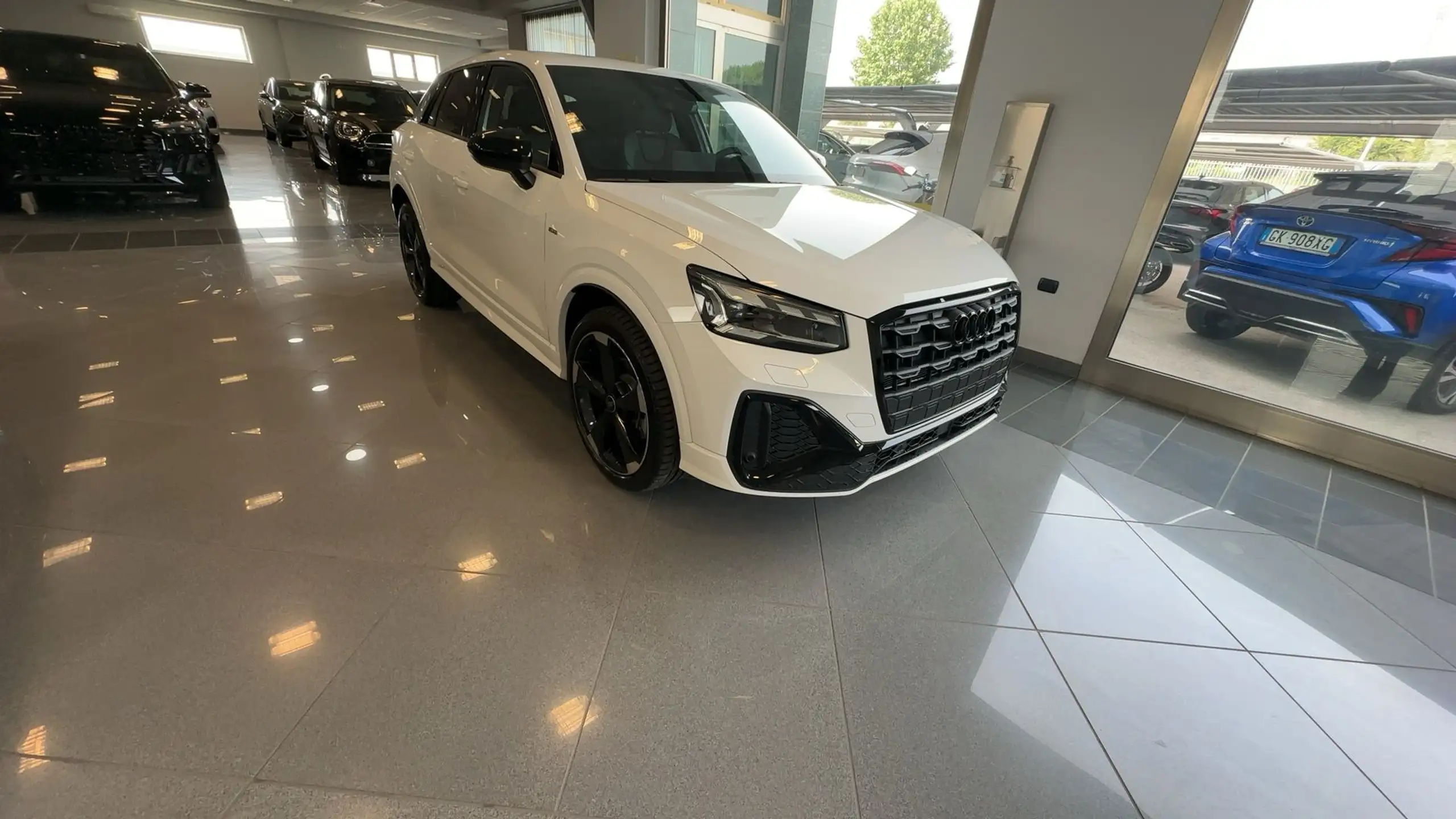 Audi - Q2