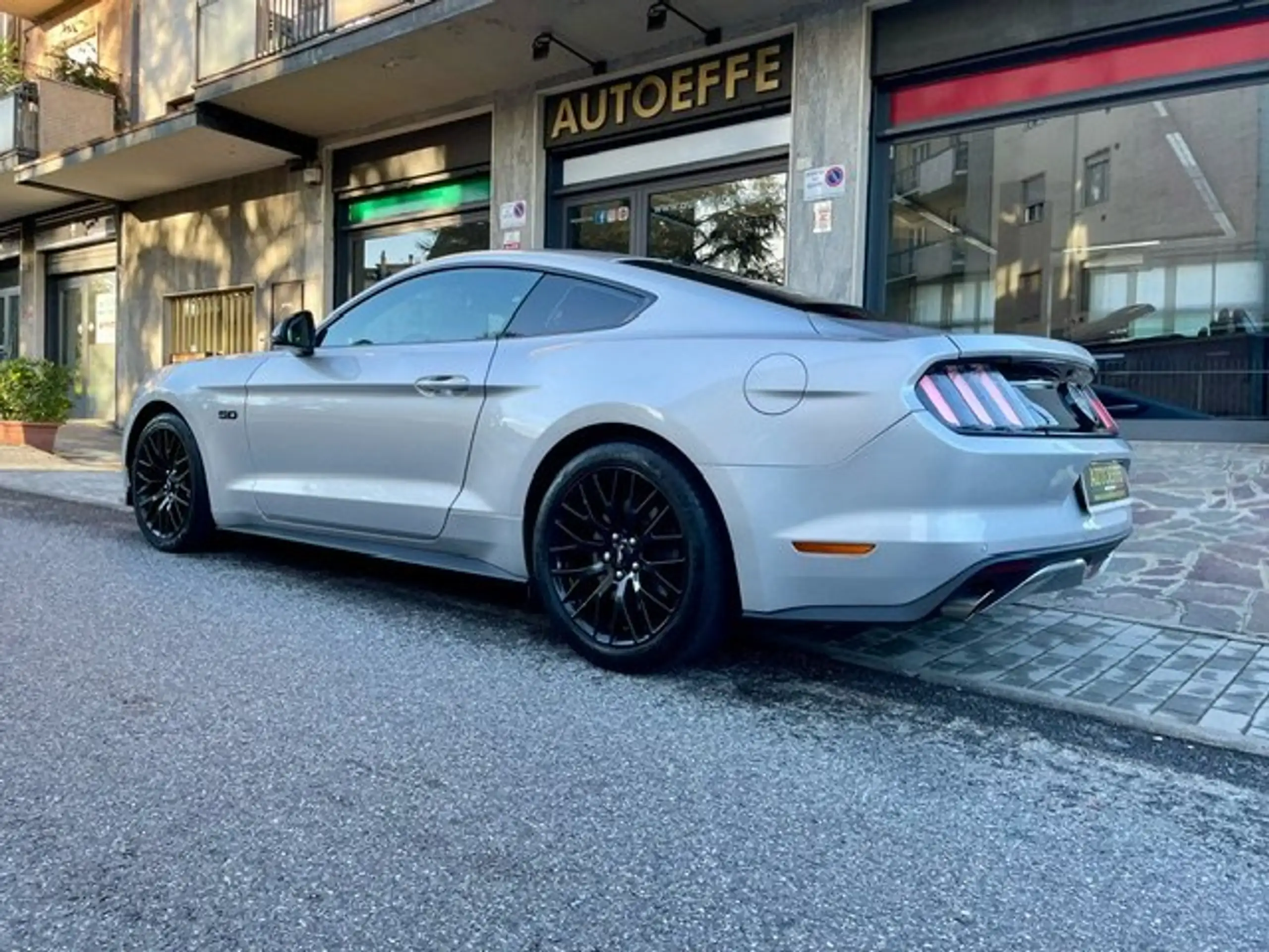 Ford - Mustang