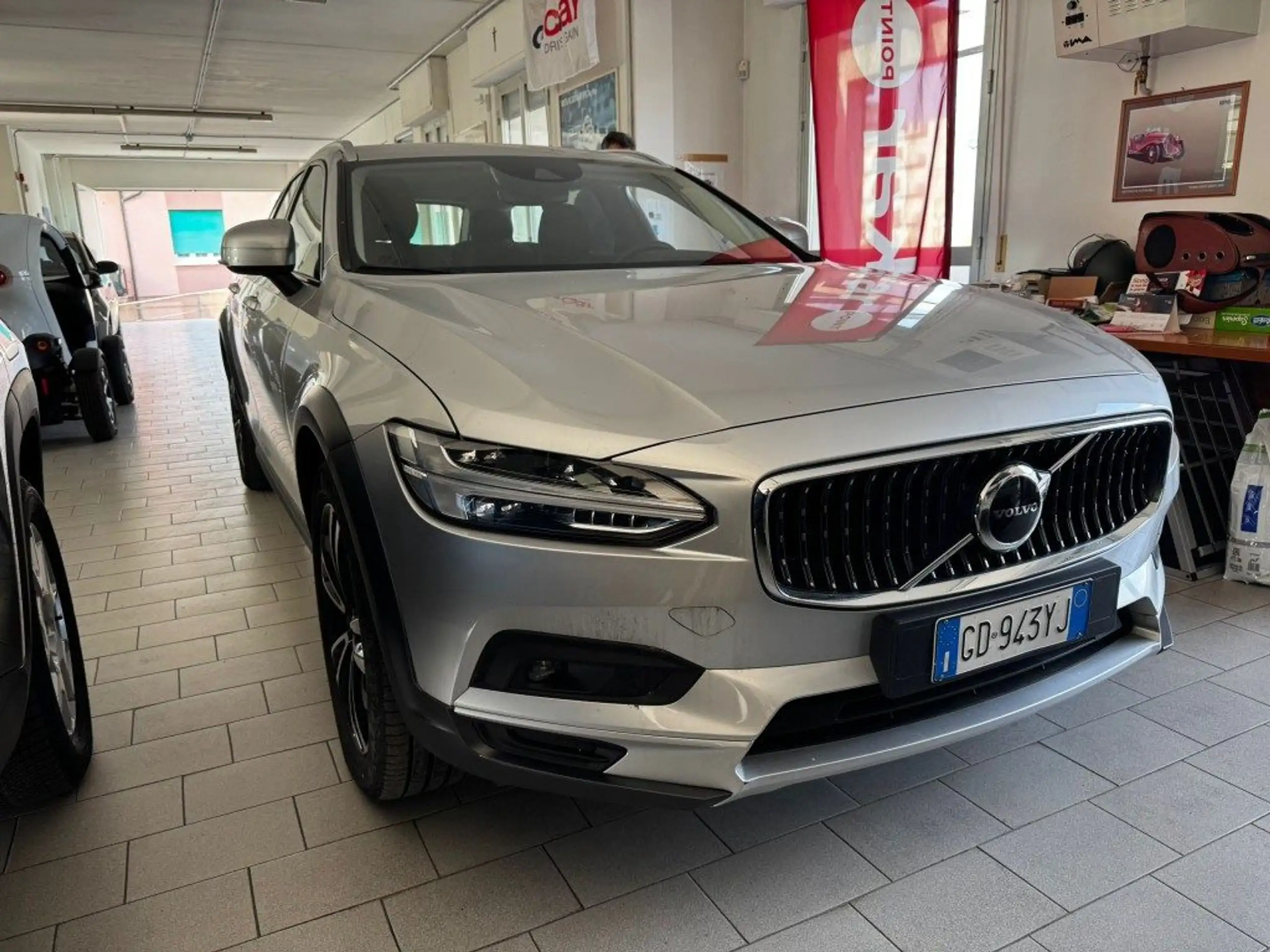 Volvo - V90 Cross Country