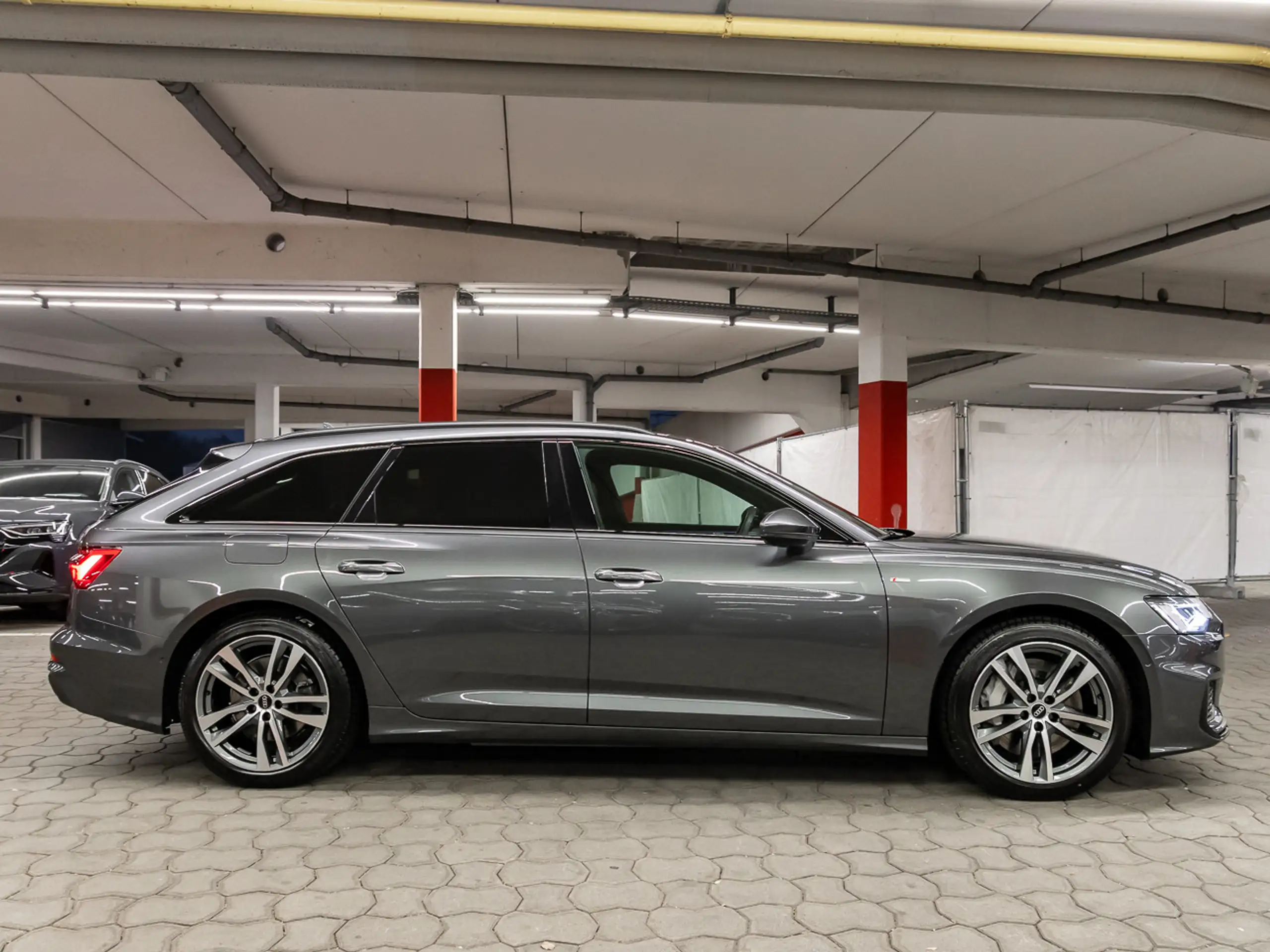 Audi - A6