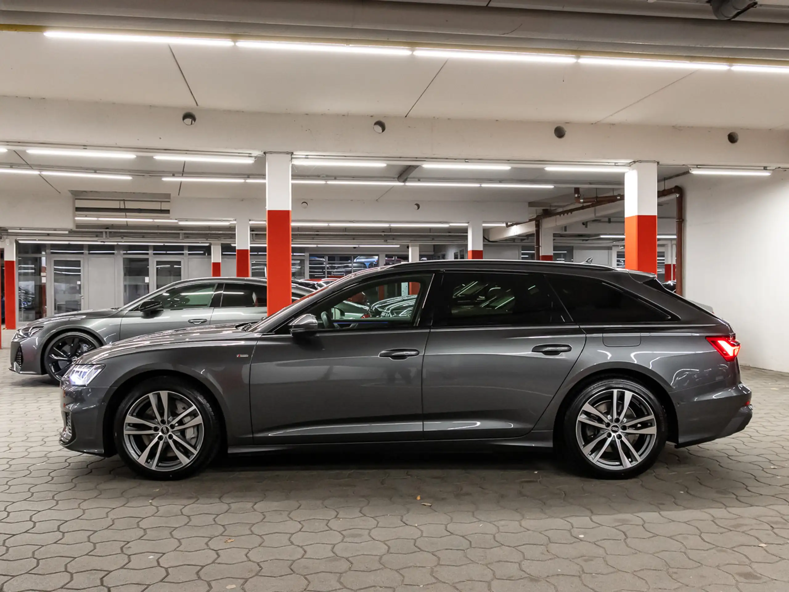 Audi - A6