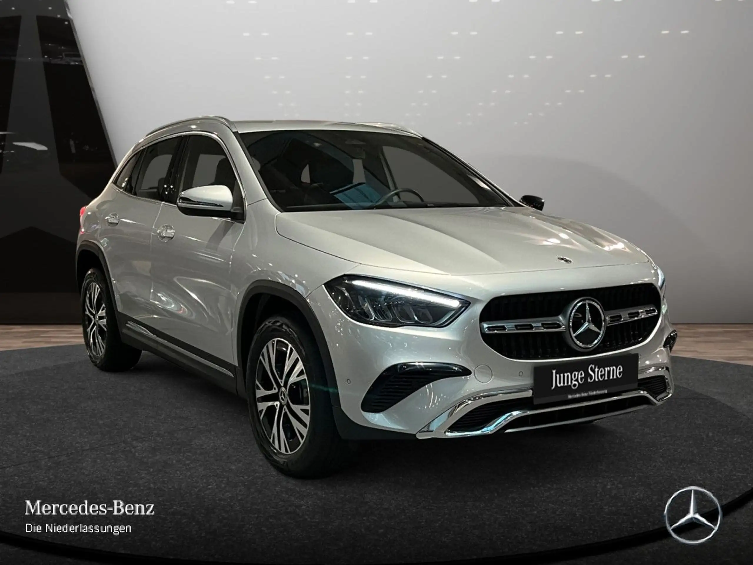 Mercedes-Benz - GLA 200