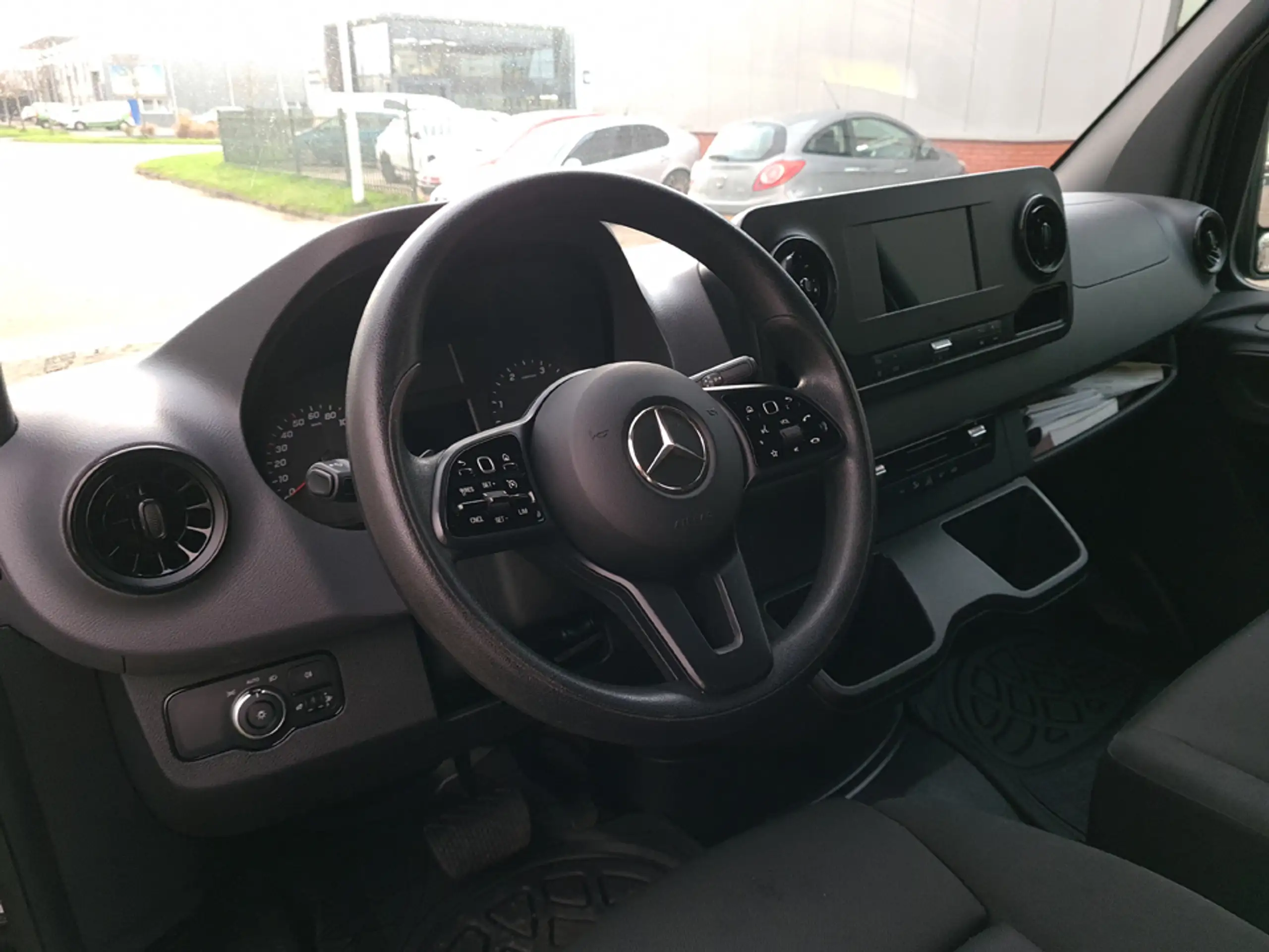 Mercedes-Benz - Sprinter