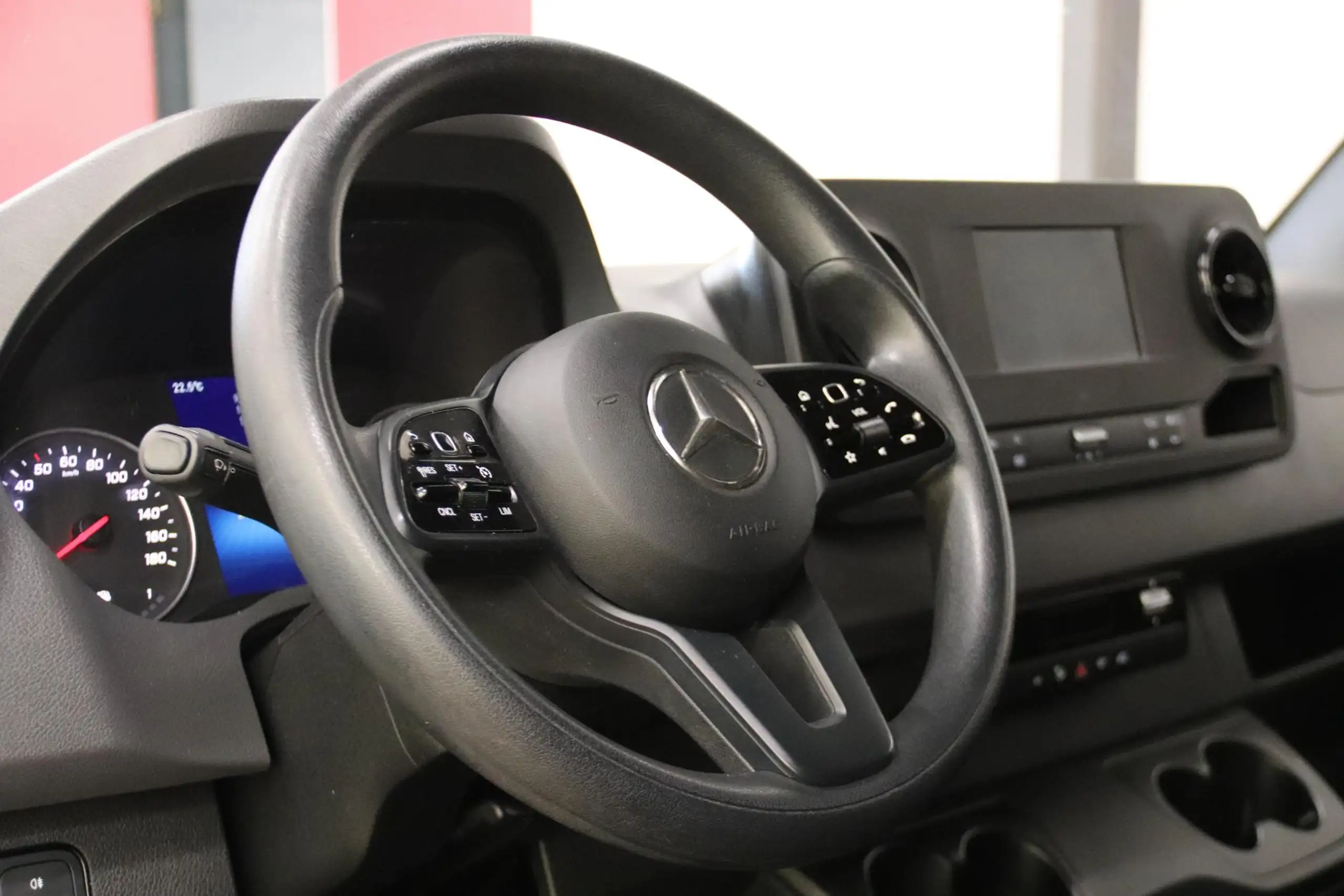 Mercedes-Benz - Sprinter