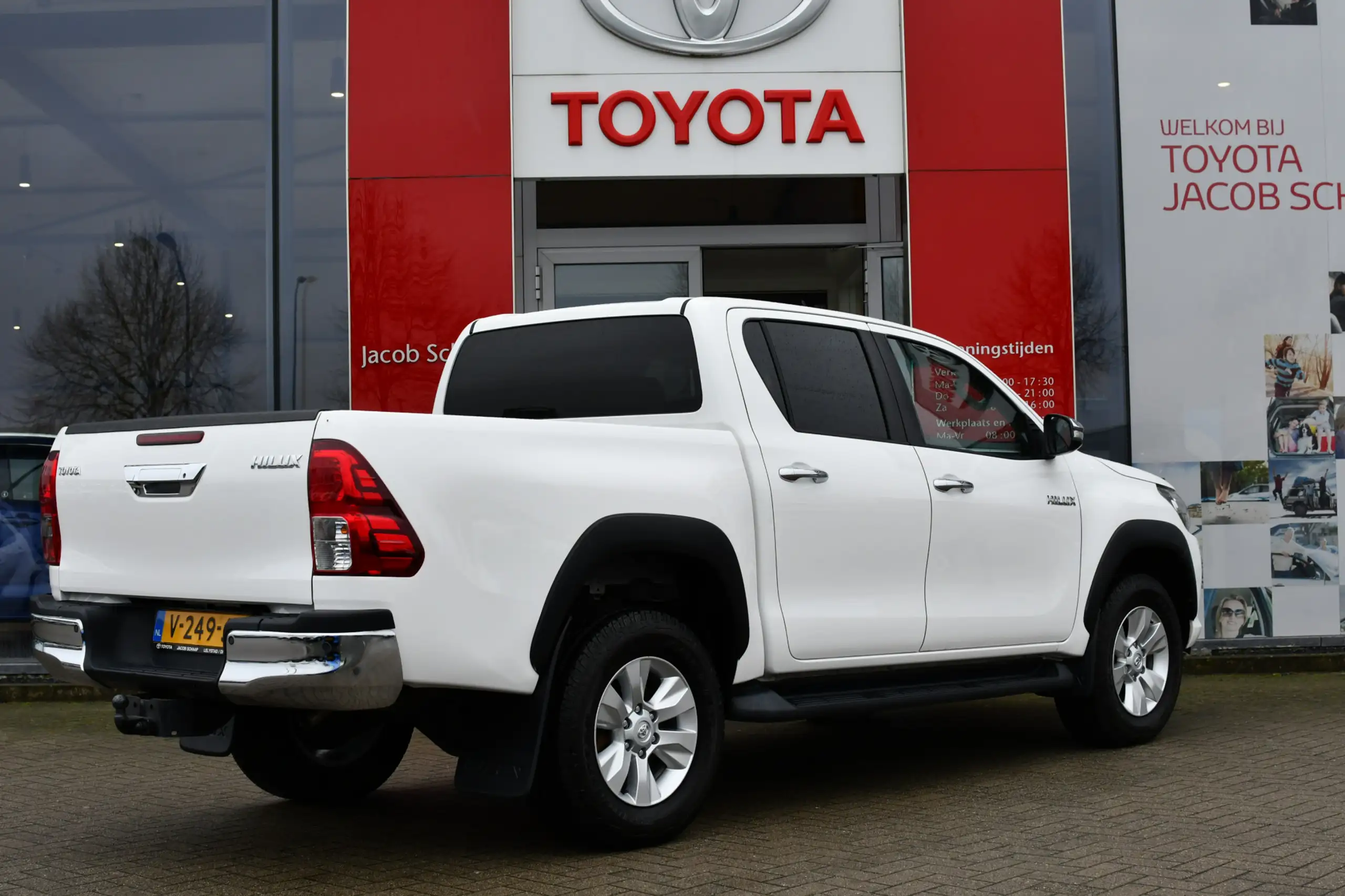 Toyota - Hilux