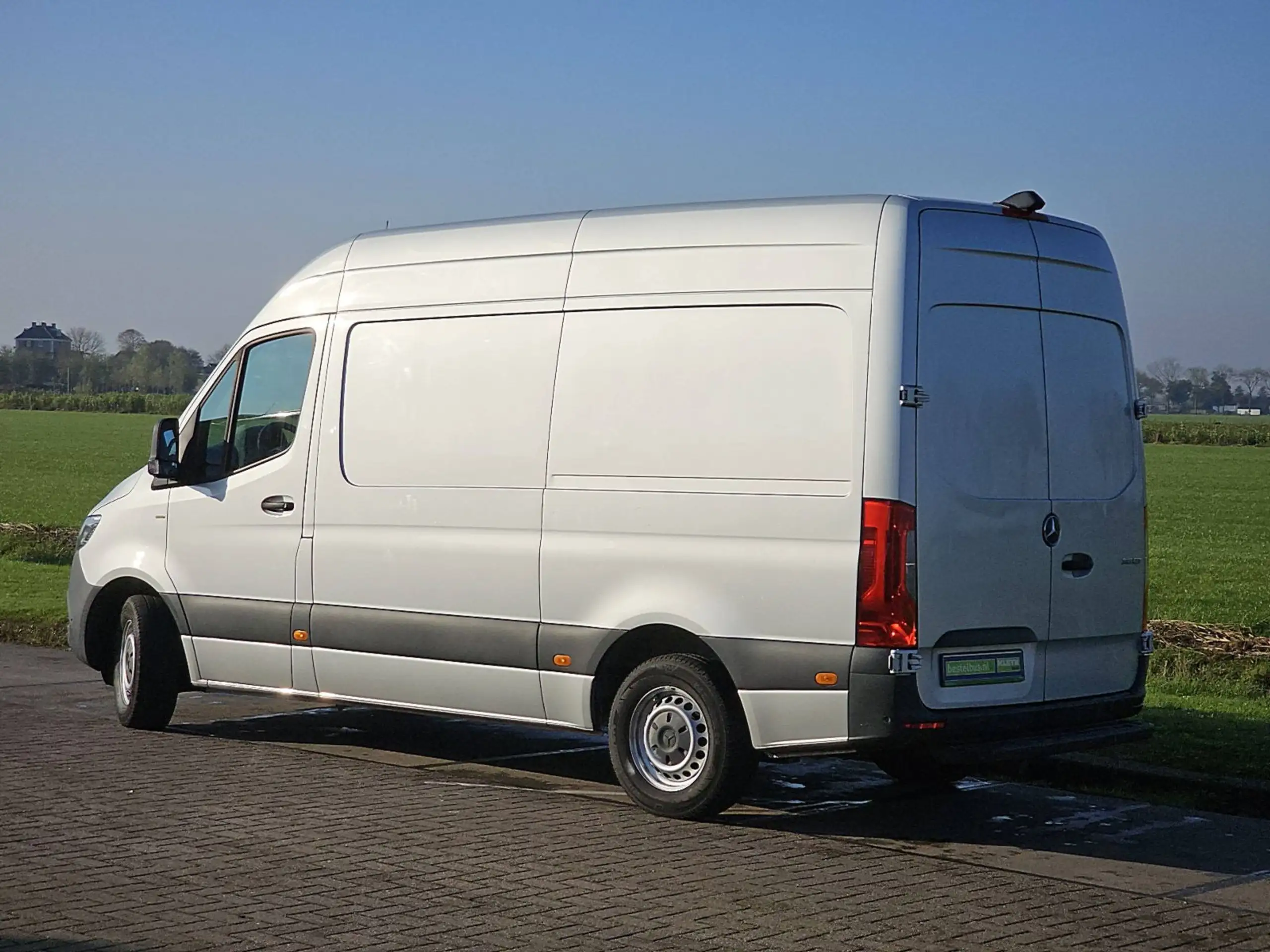 Mercedes-Benz - Sprinter