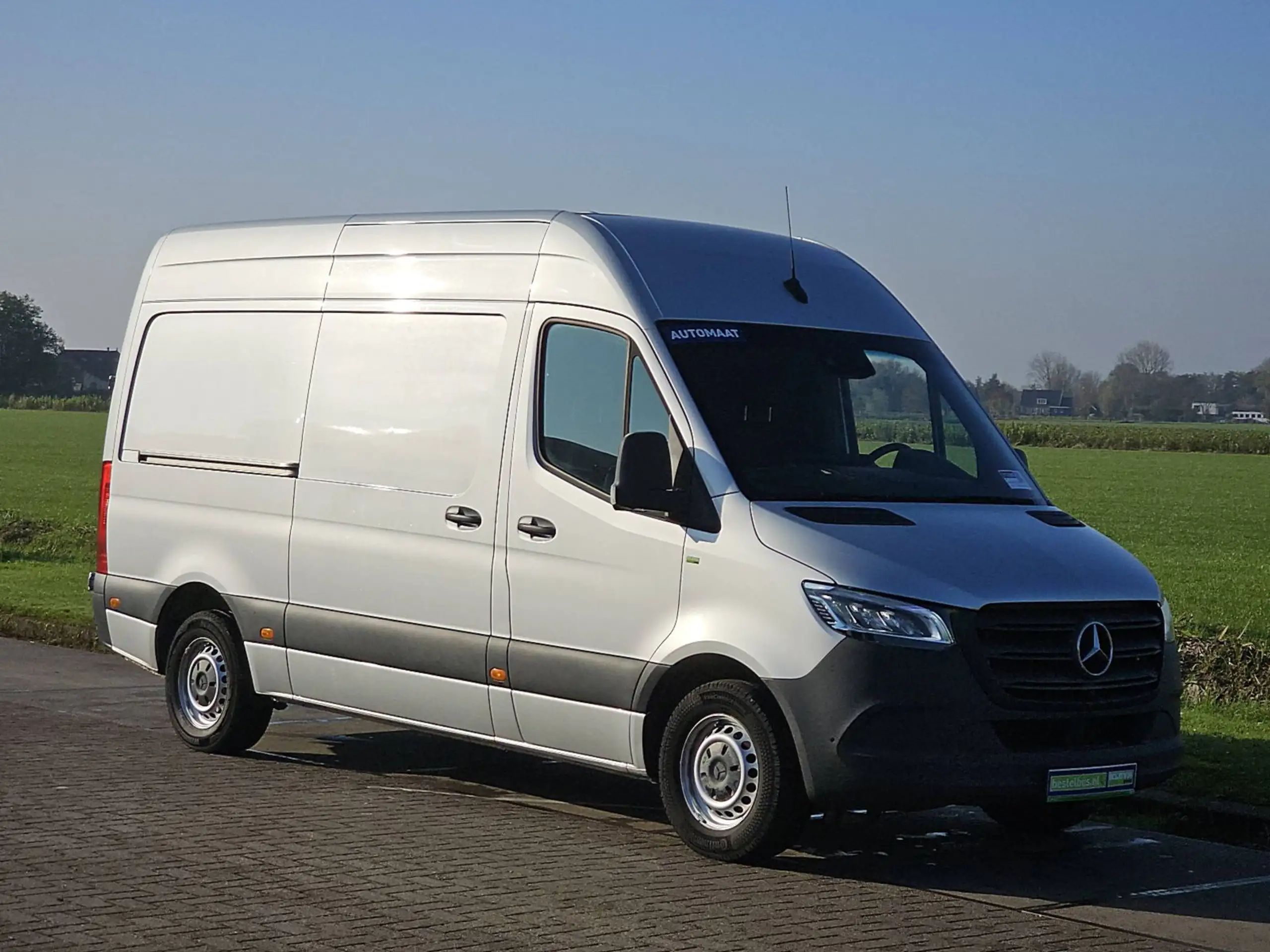 Mercedes-Benz - Sprinter