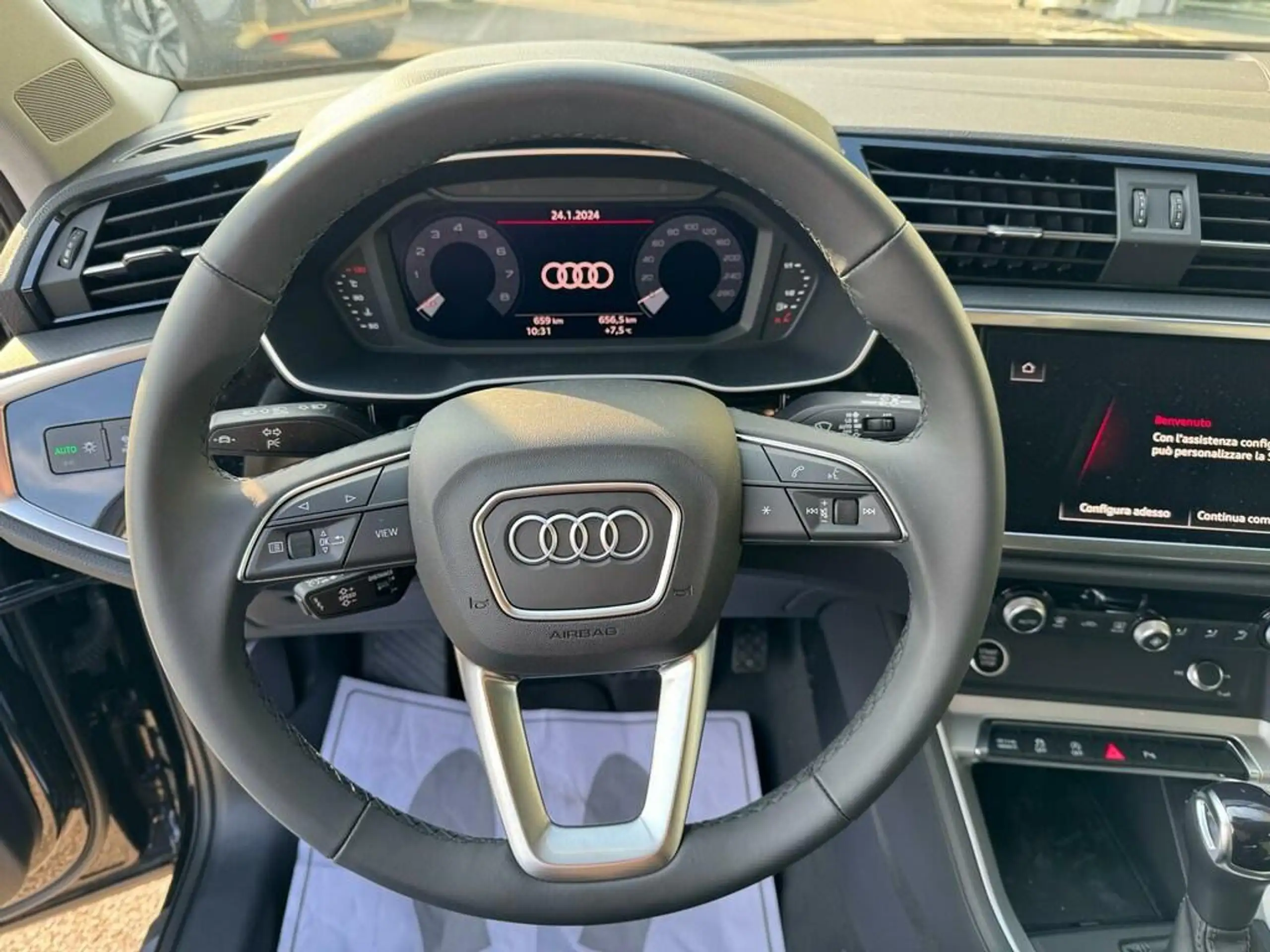 Audi - Q3