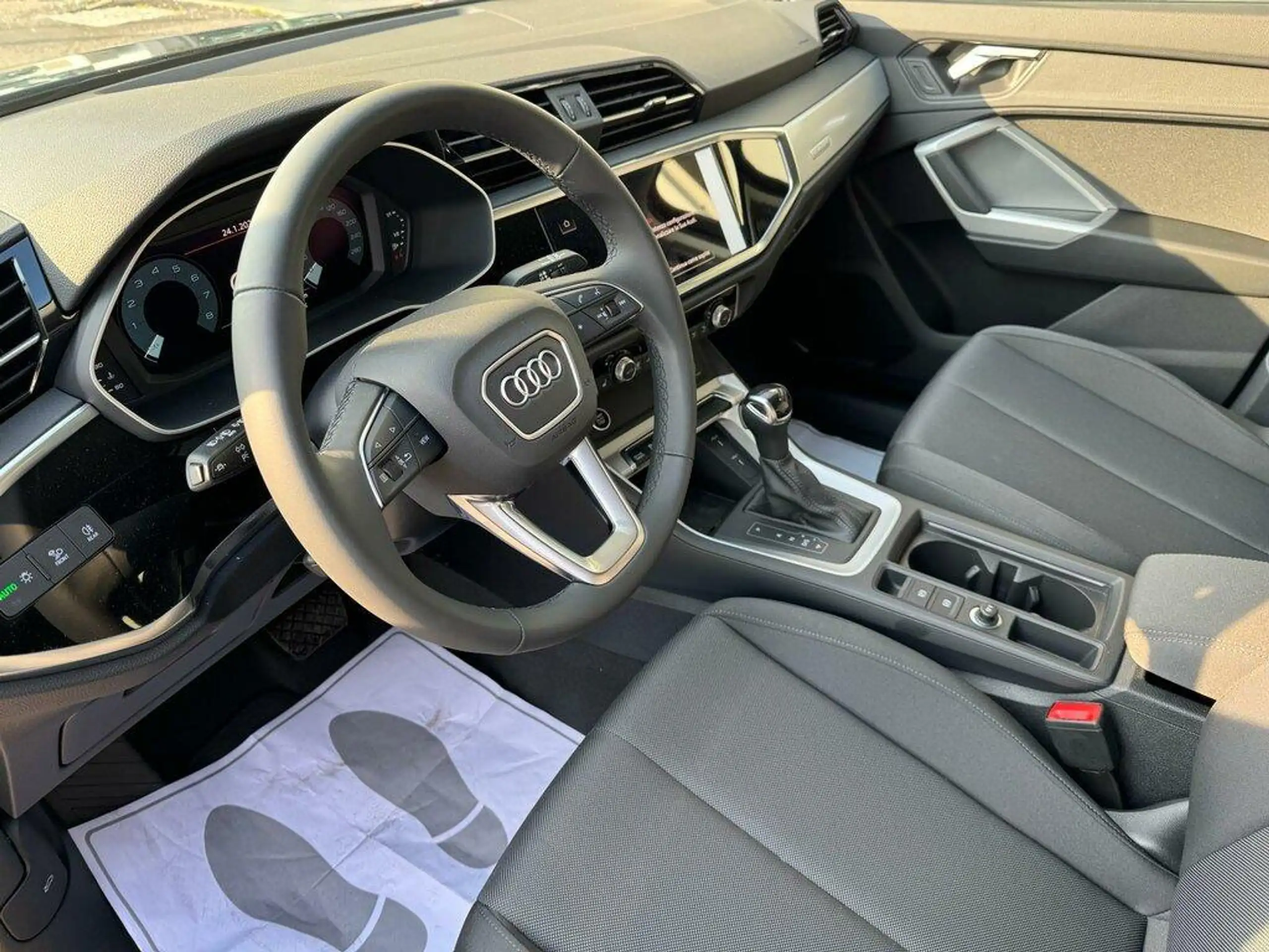 Audi - Q3