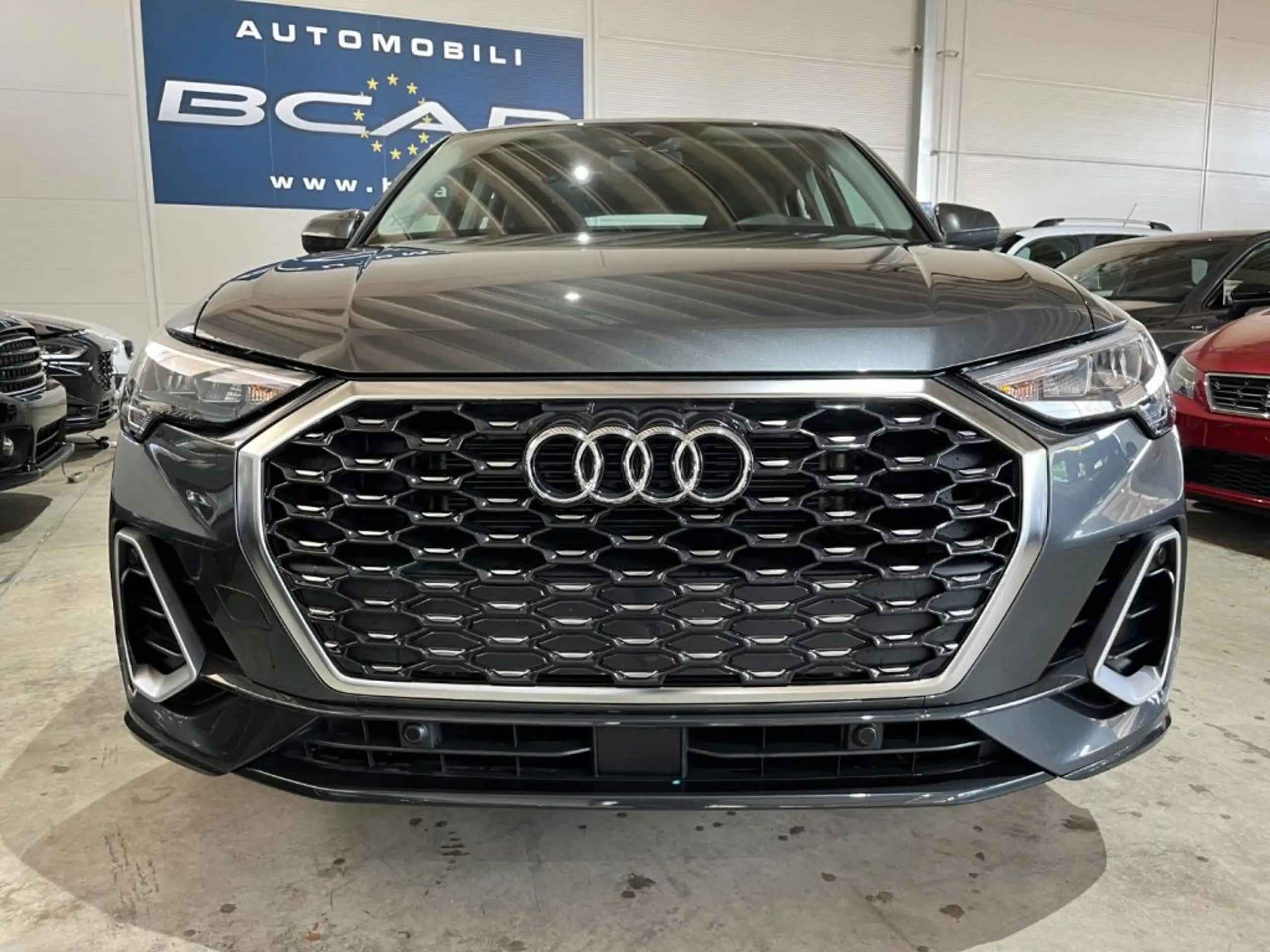 Audi - Q3