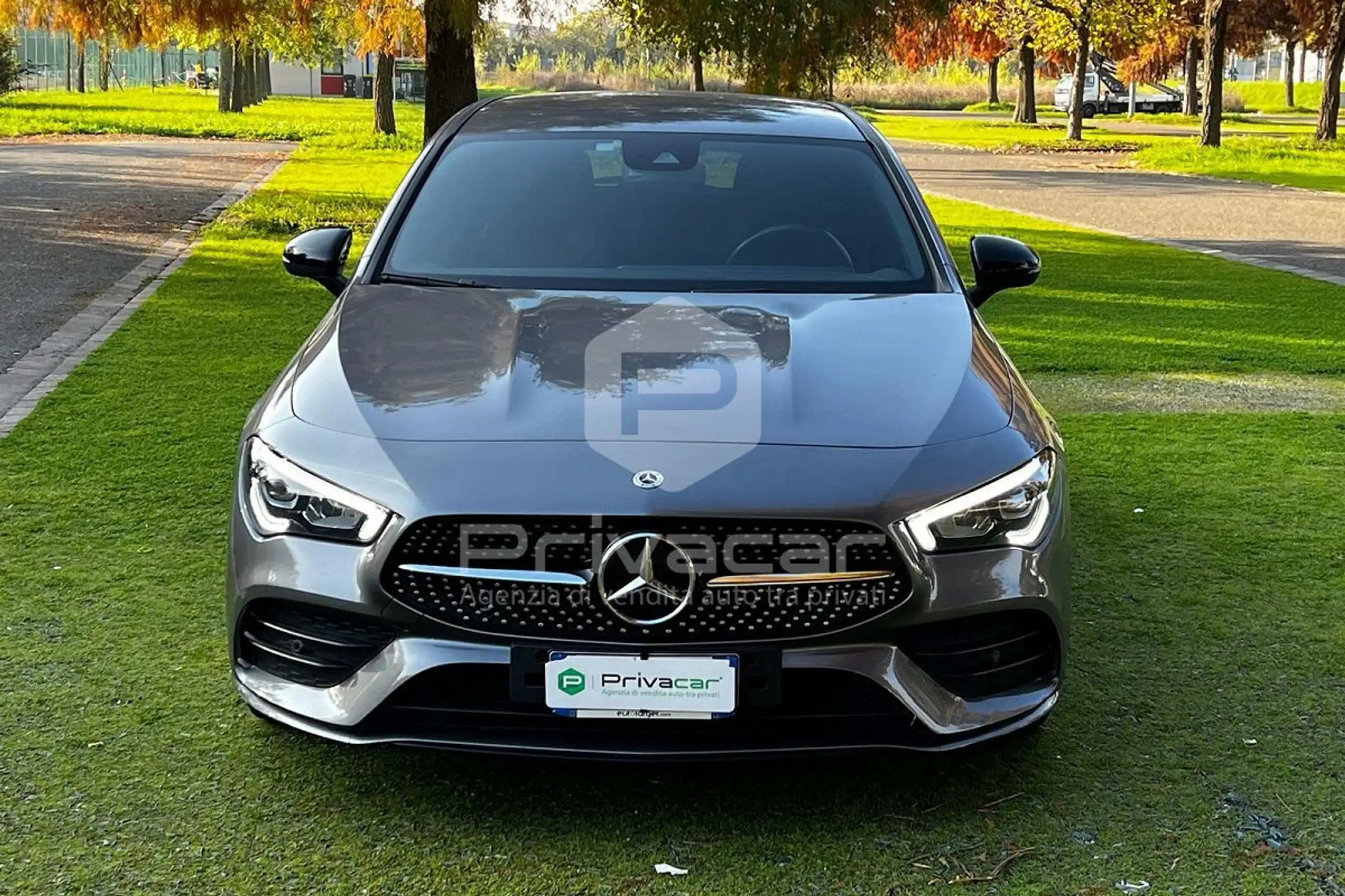 Mercedes-Benz - CLA 200