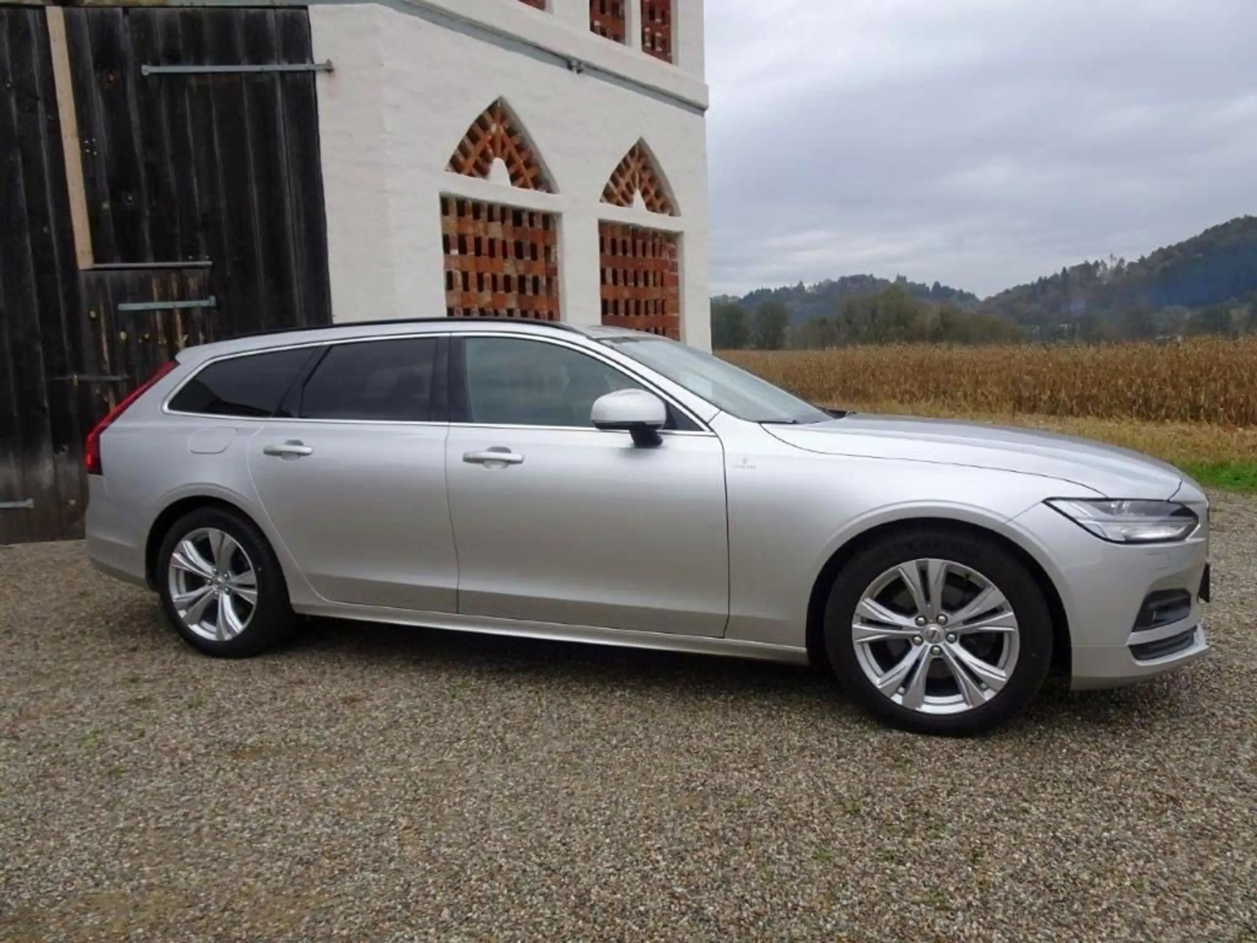 Volvo - V90