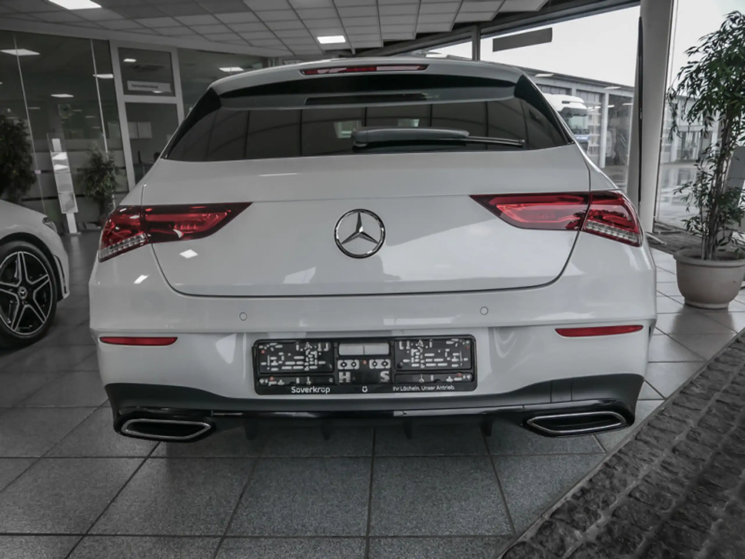 Mercedes-Benz - CLA 220