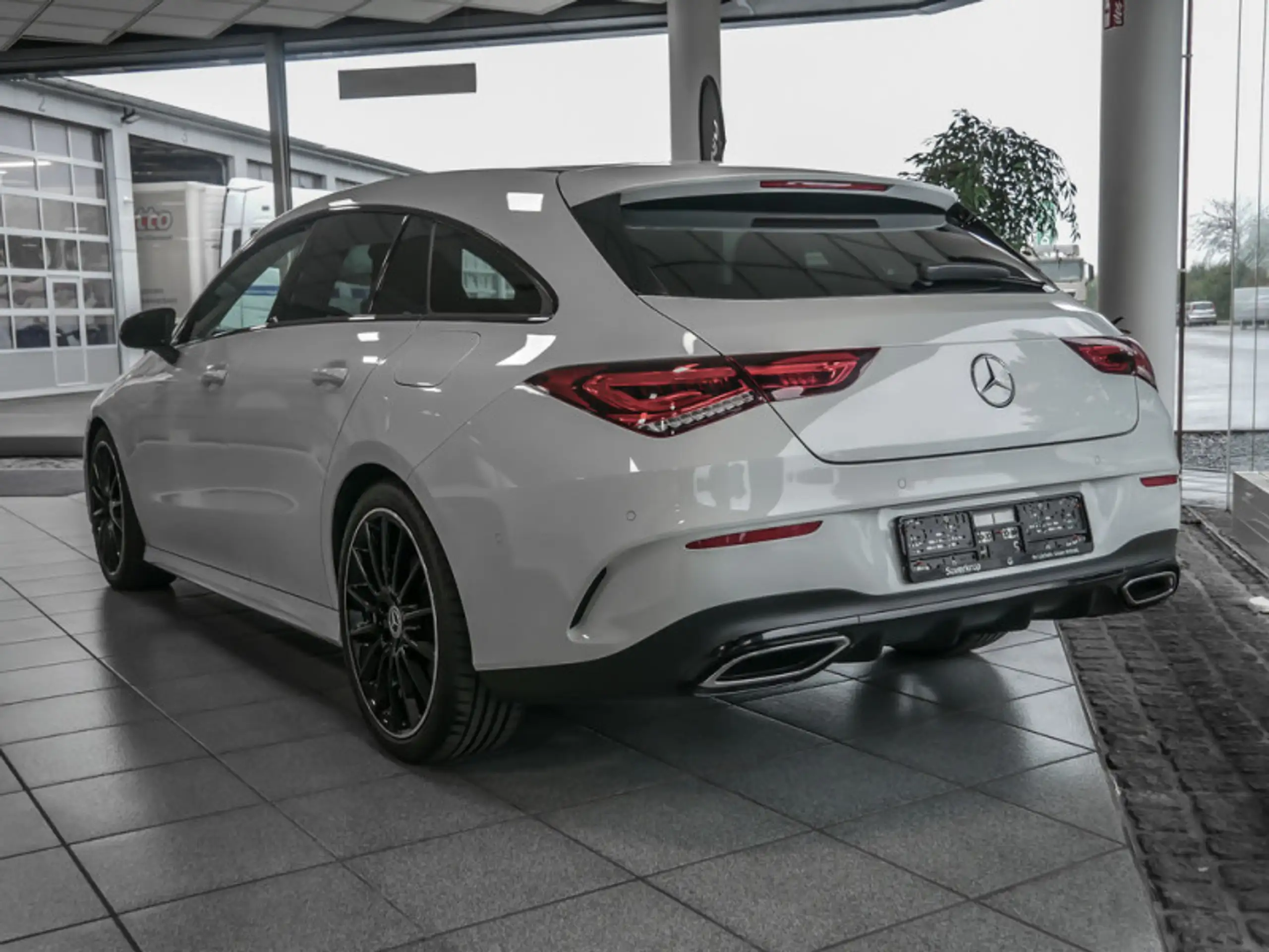 Mercedes-Benz - CLA 220