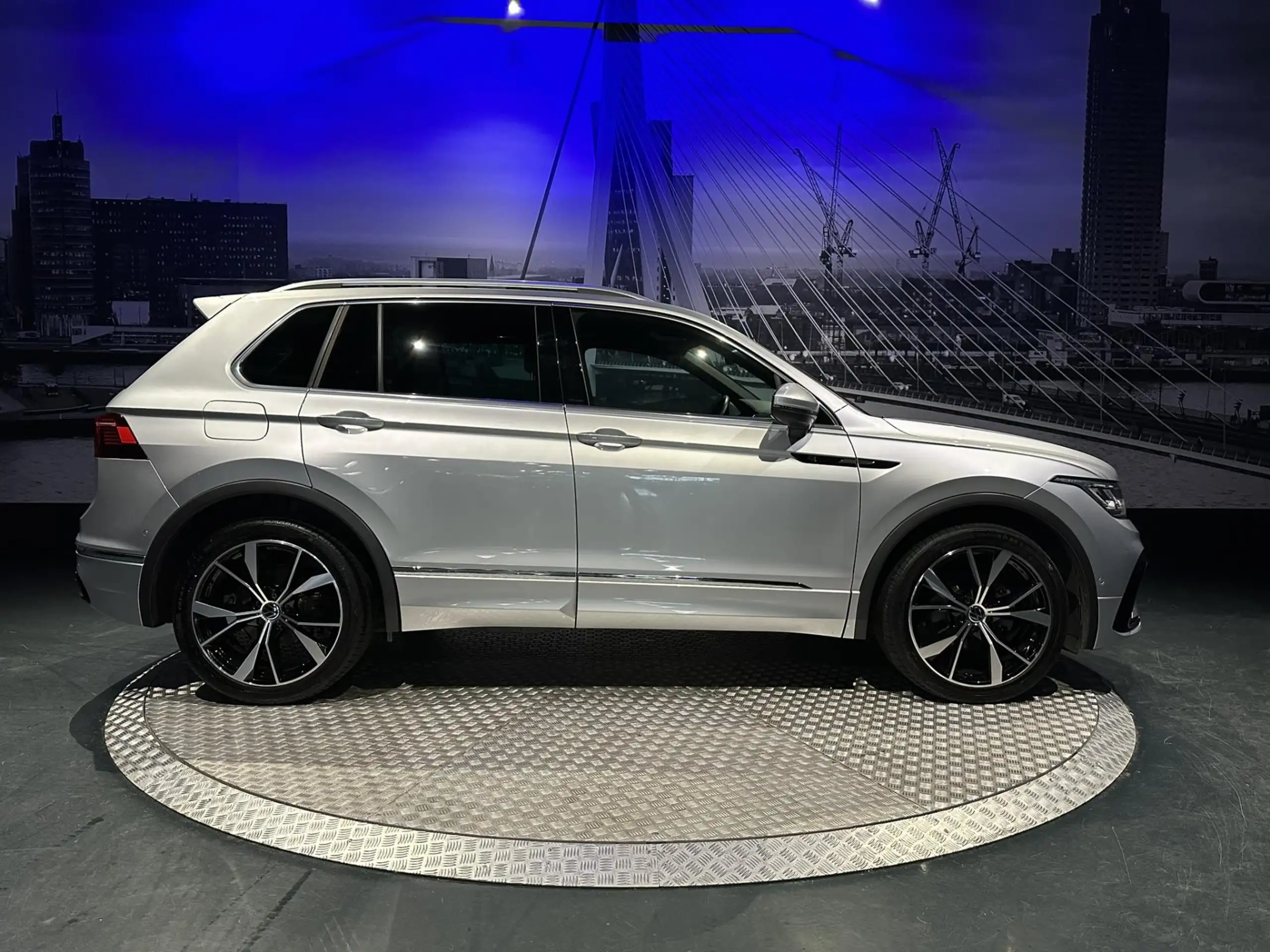 Volkswagen - Tiguan