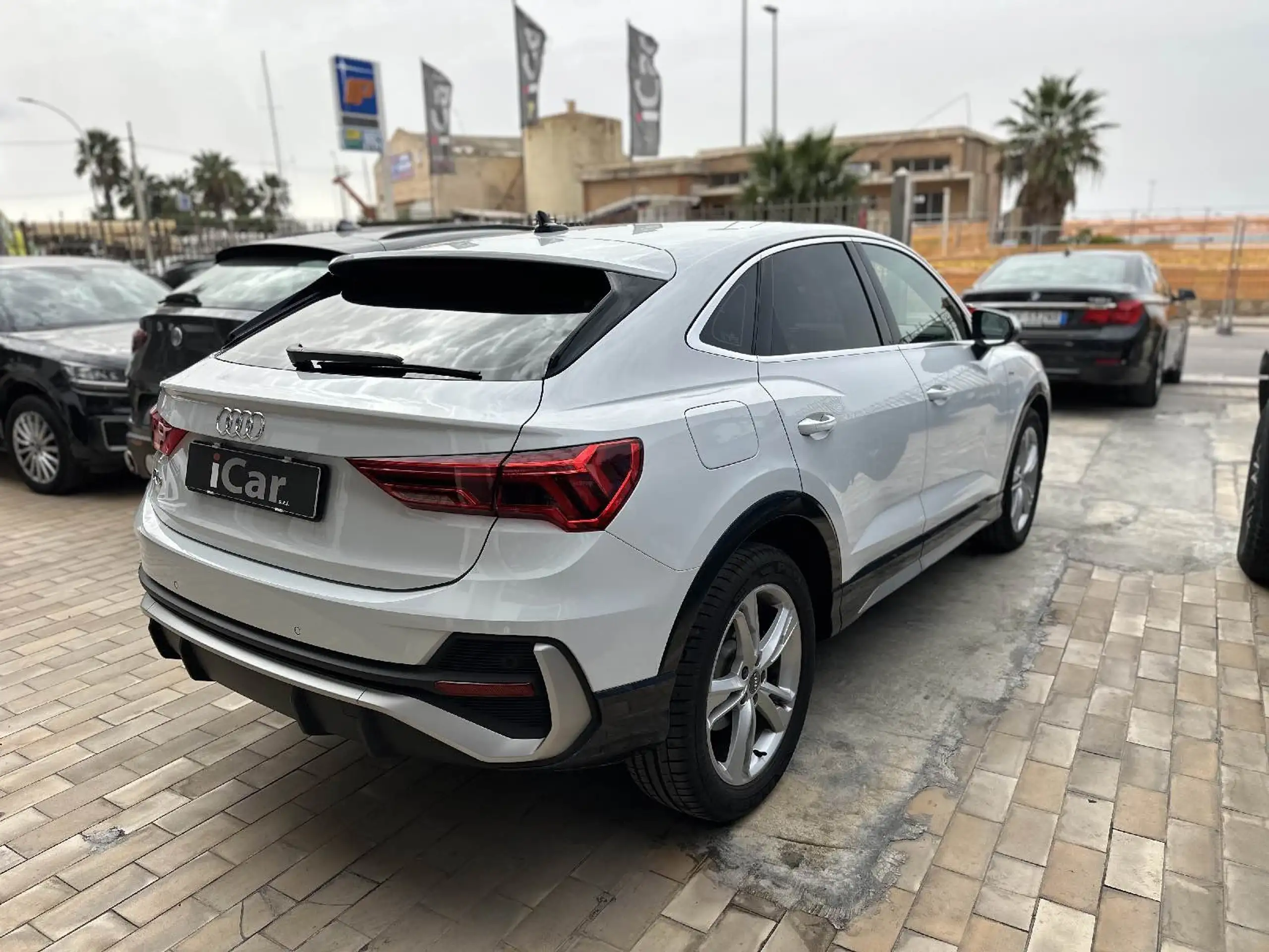 Audi - Q3