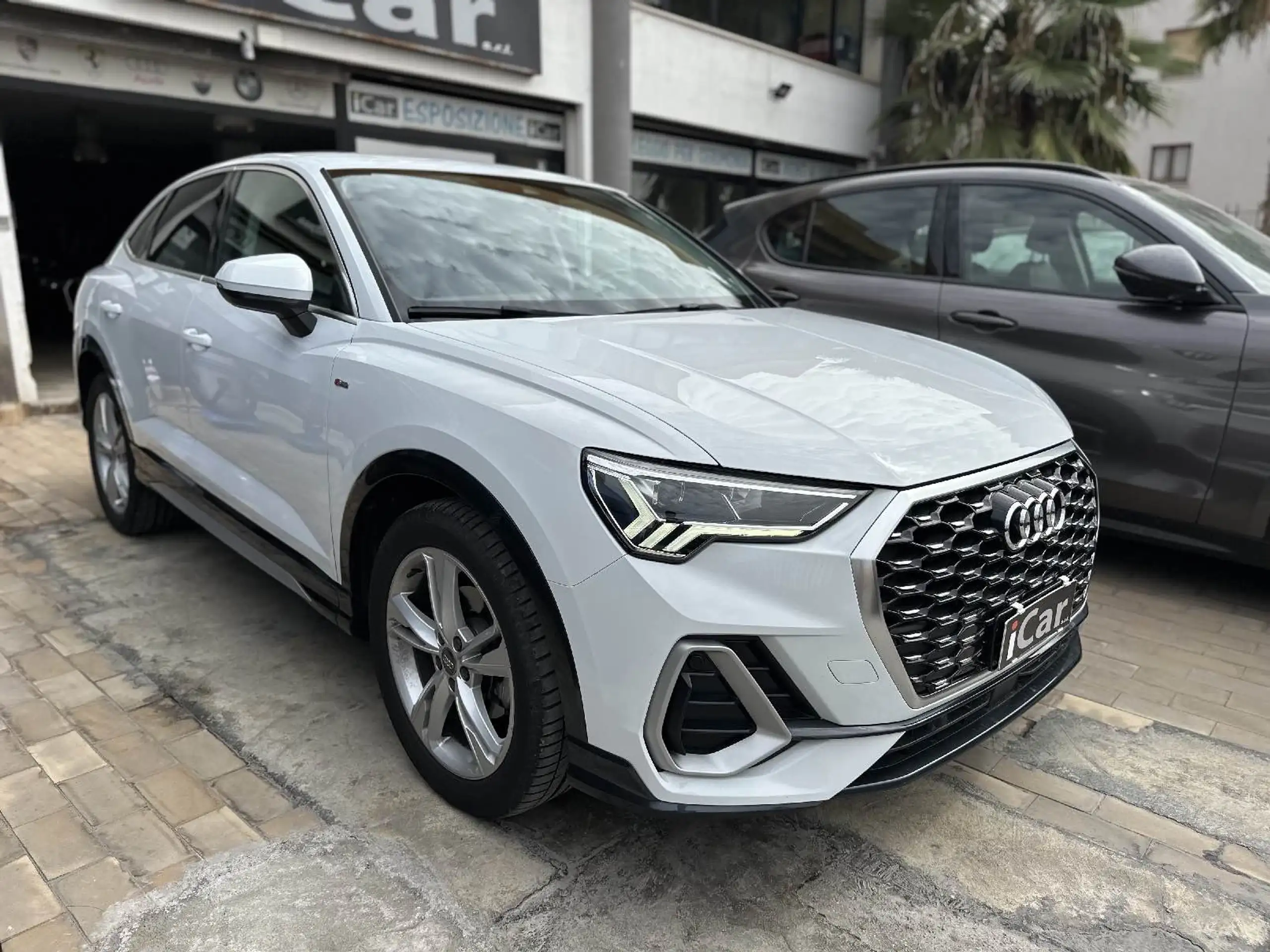 Audi - Q3