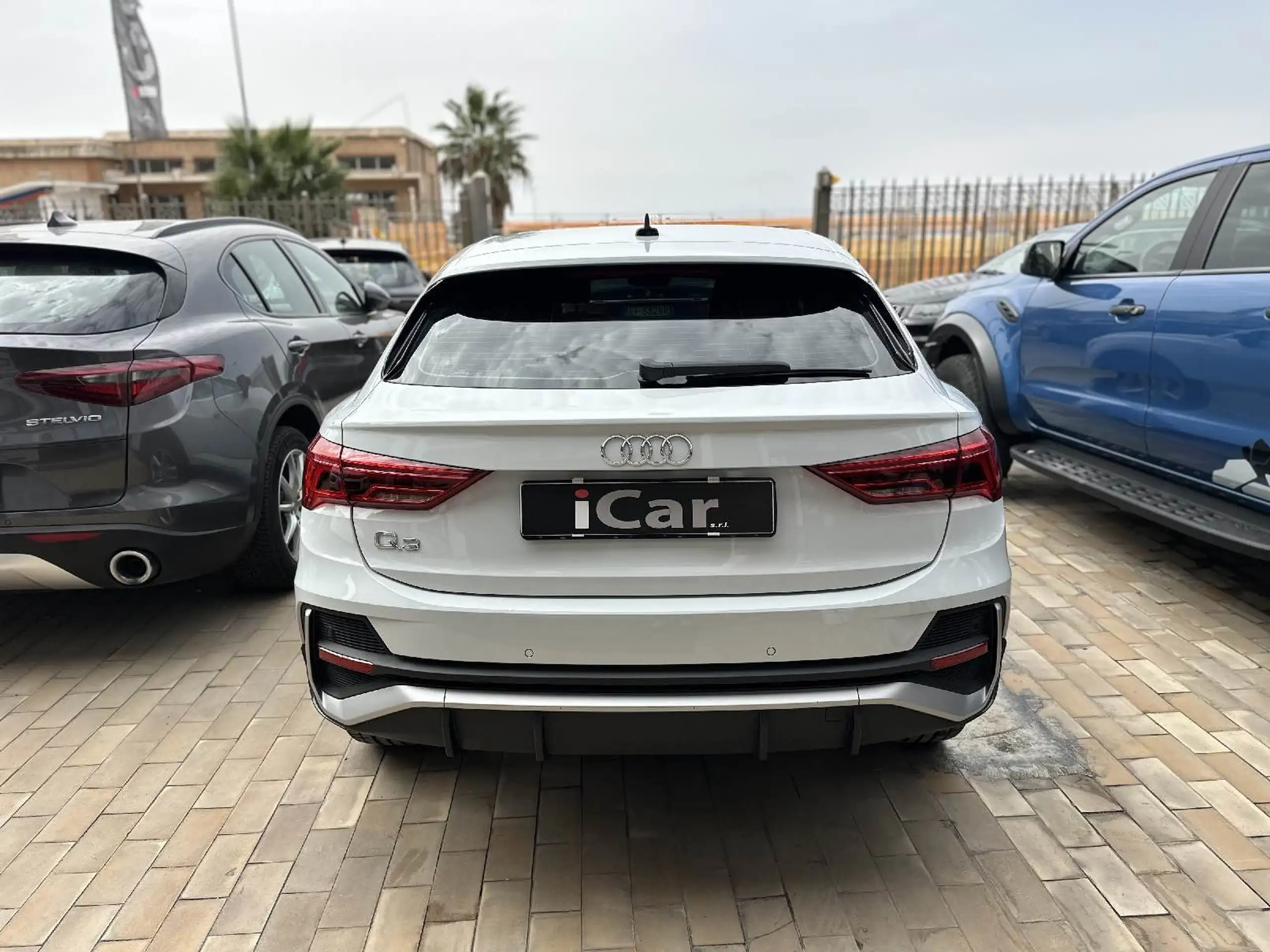 Audi - Q3